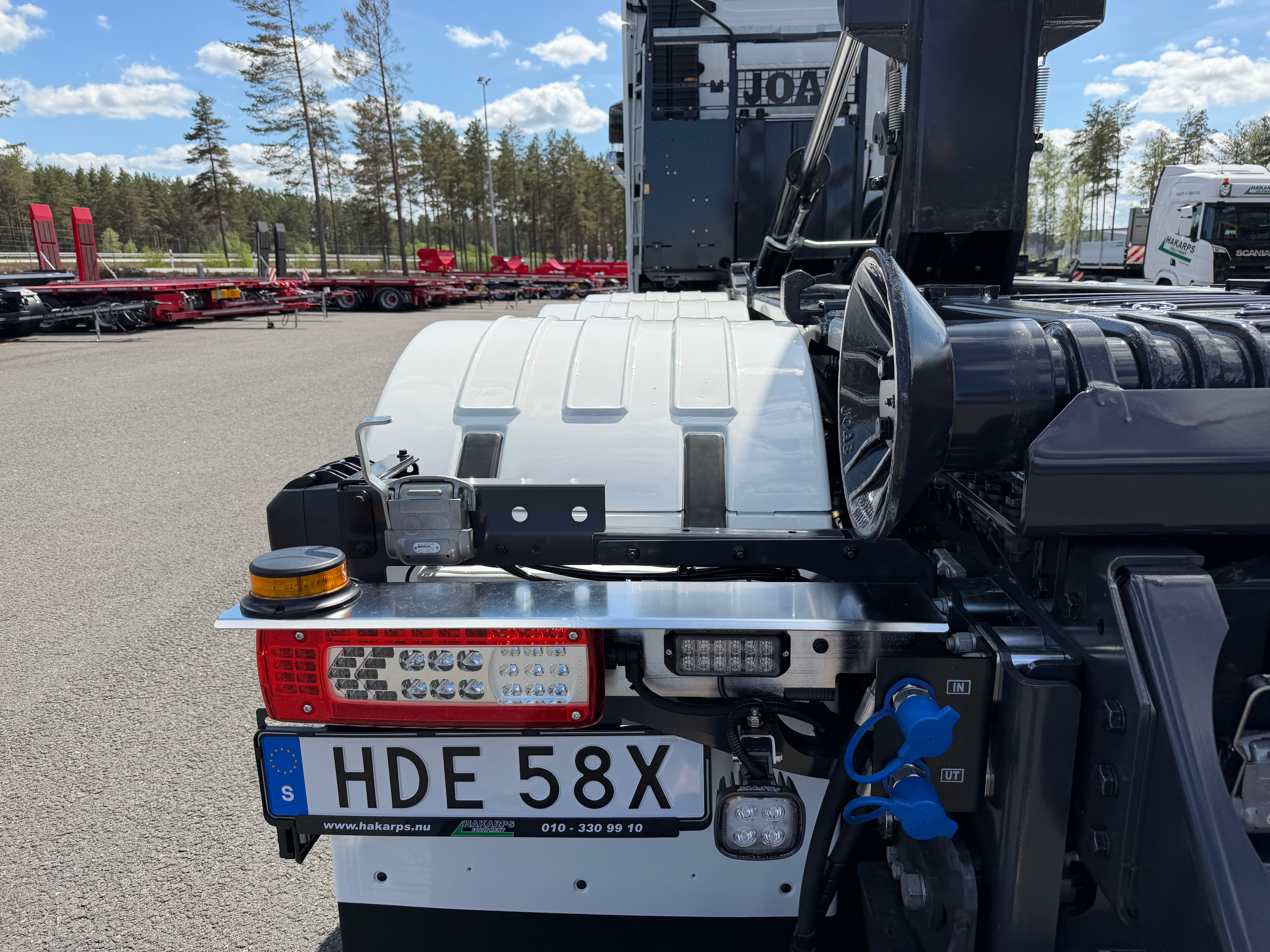 Volvo FH540 Tridem lastväxlare fullt plogutrustad JOAB 27 tons