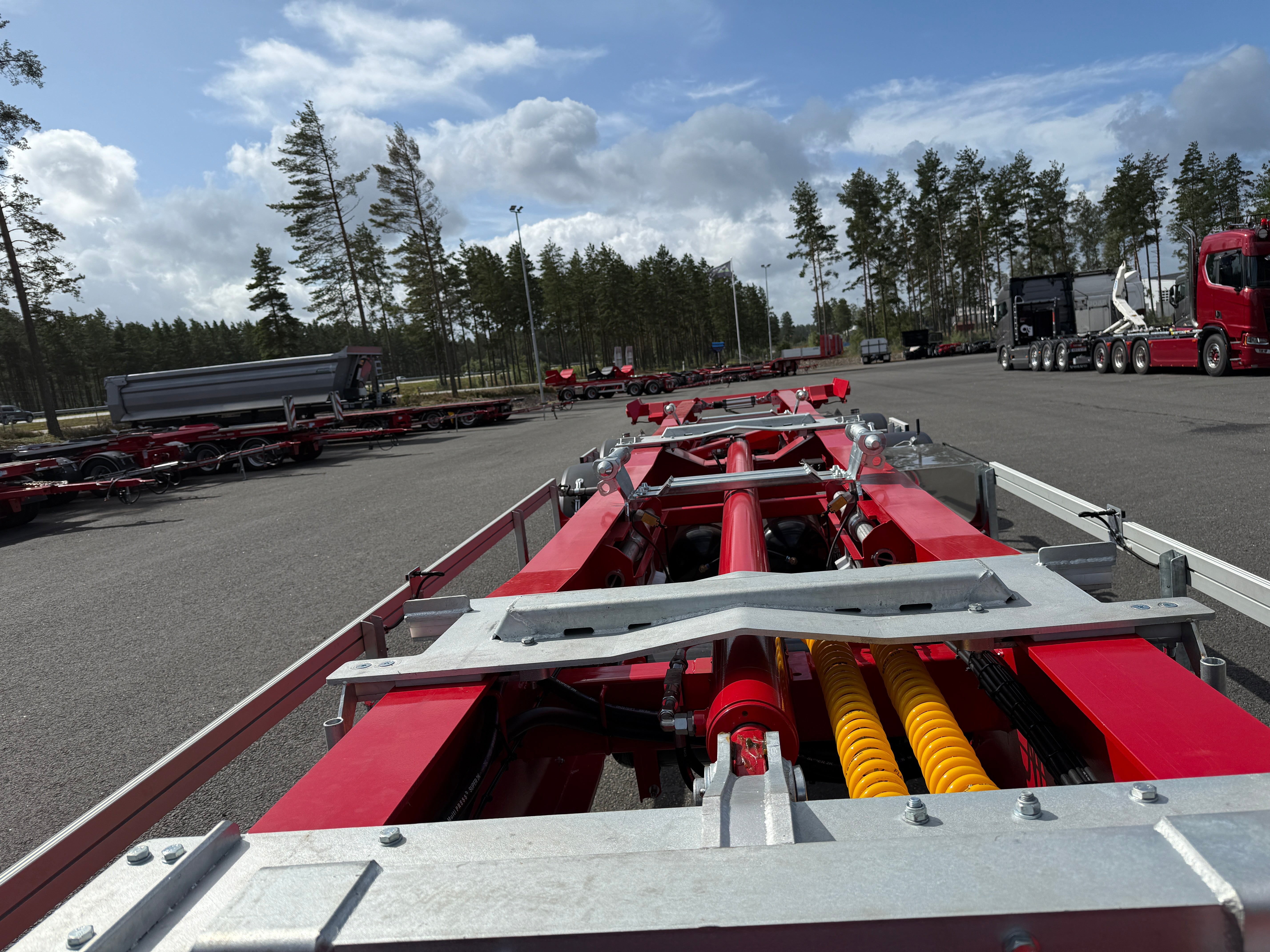 4 axlad 38 tons lastväxlarvagn med hydraulisk skjutkolv
