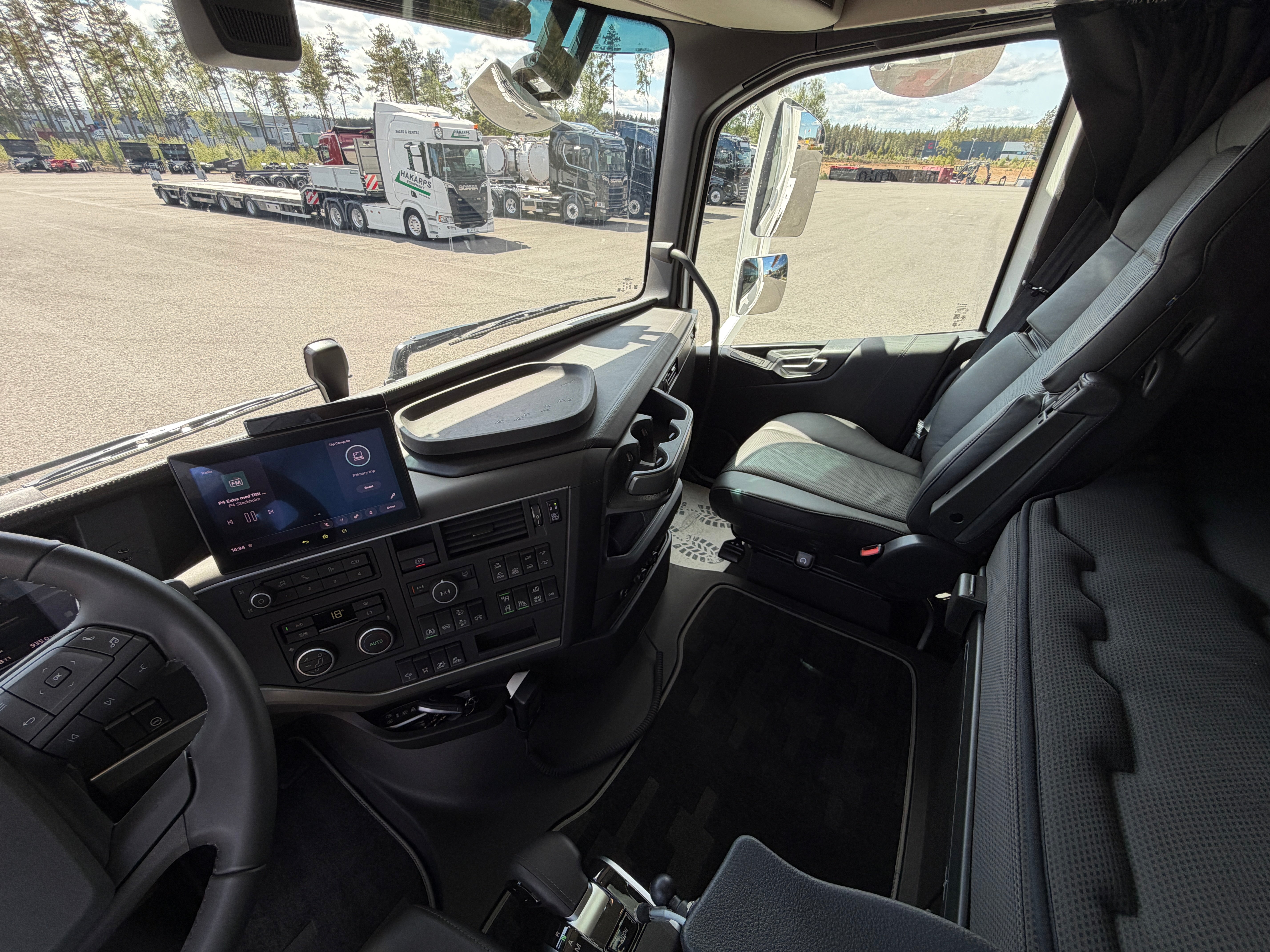 Volvo FH540 Tridem lastväxlare fullt plogutrustad JOAB 27 tons