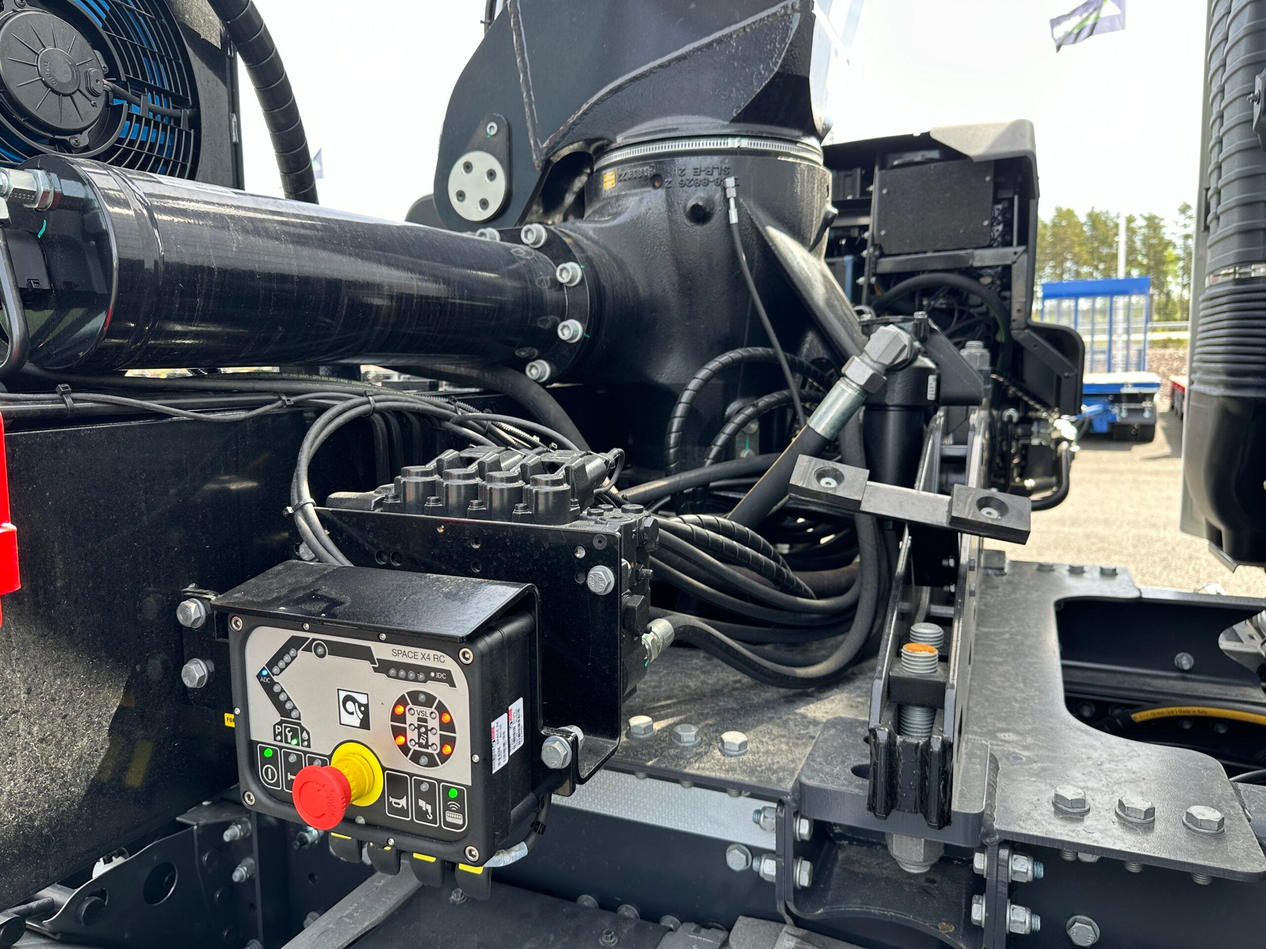 Volvo FH500 Tridem kranväxlare Hiab 408 E6 med jibb