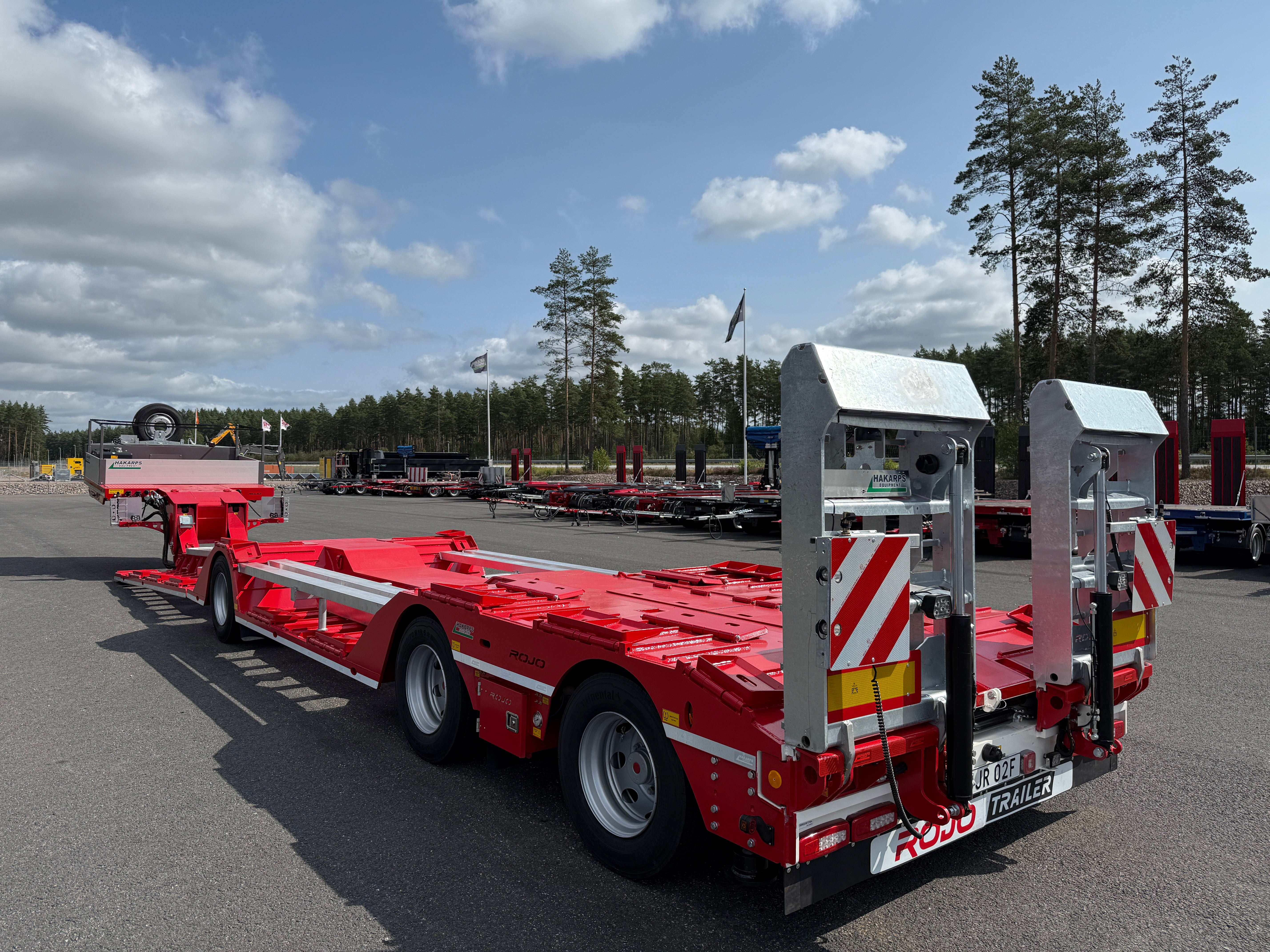 3 axlad ROJO skogsmaskinstrailer avbröstningsbar svanhals + trumbon