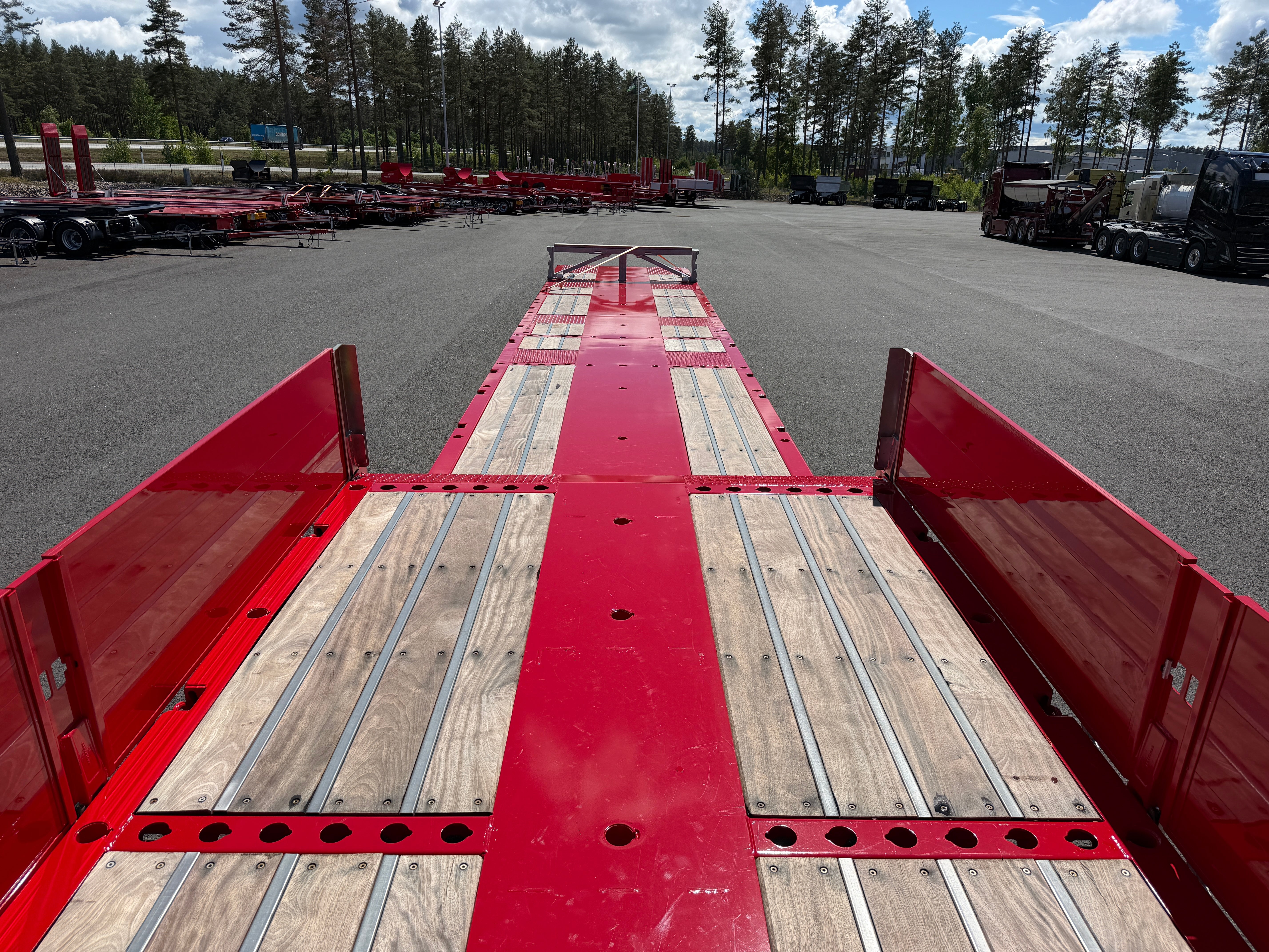 Langendorf 4 axlad 18,4m jumbotrailer med VSE styrning