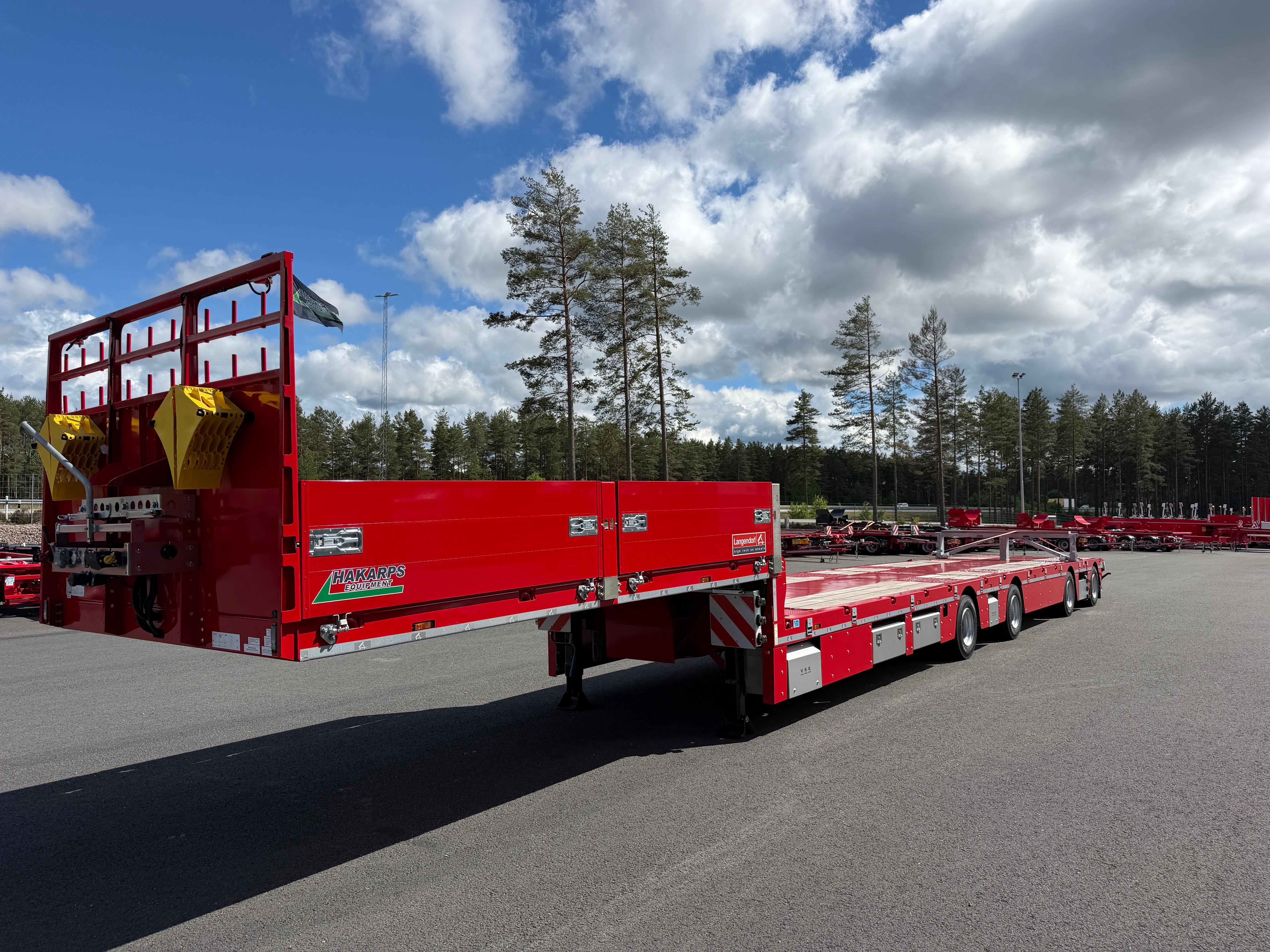 Langendorf 4 axlad 18,4m jumbotrailer med VSE styrning