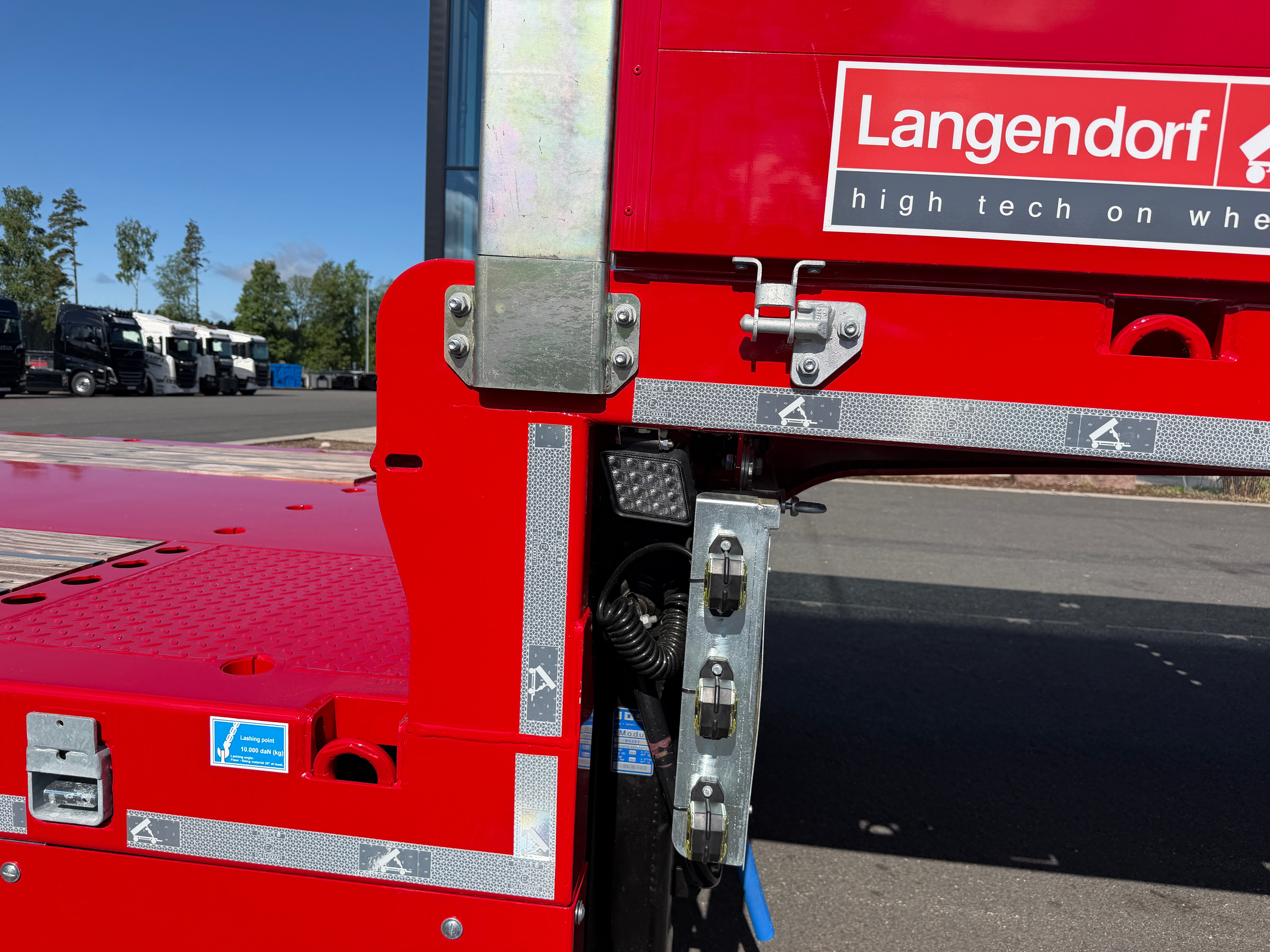 Langendorf 4 axlad 18,4m jumbotrailer med VSE styrning