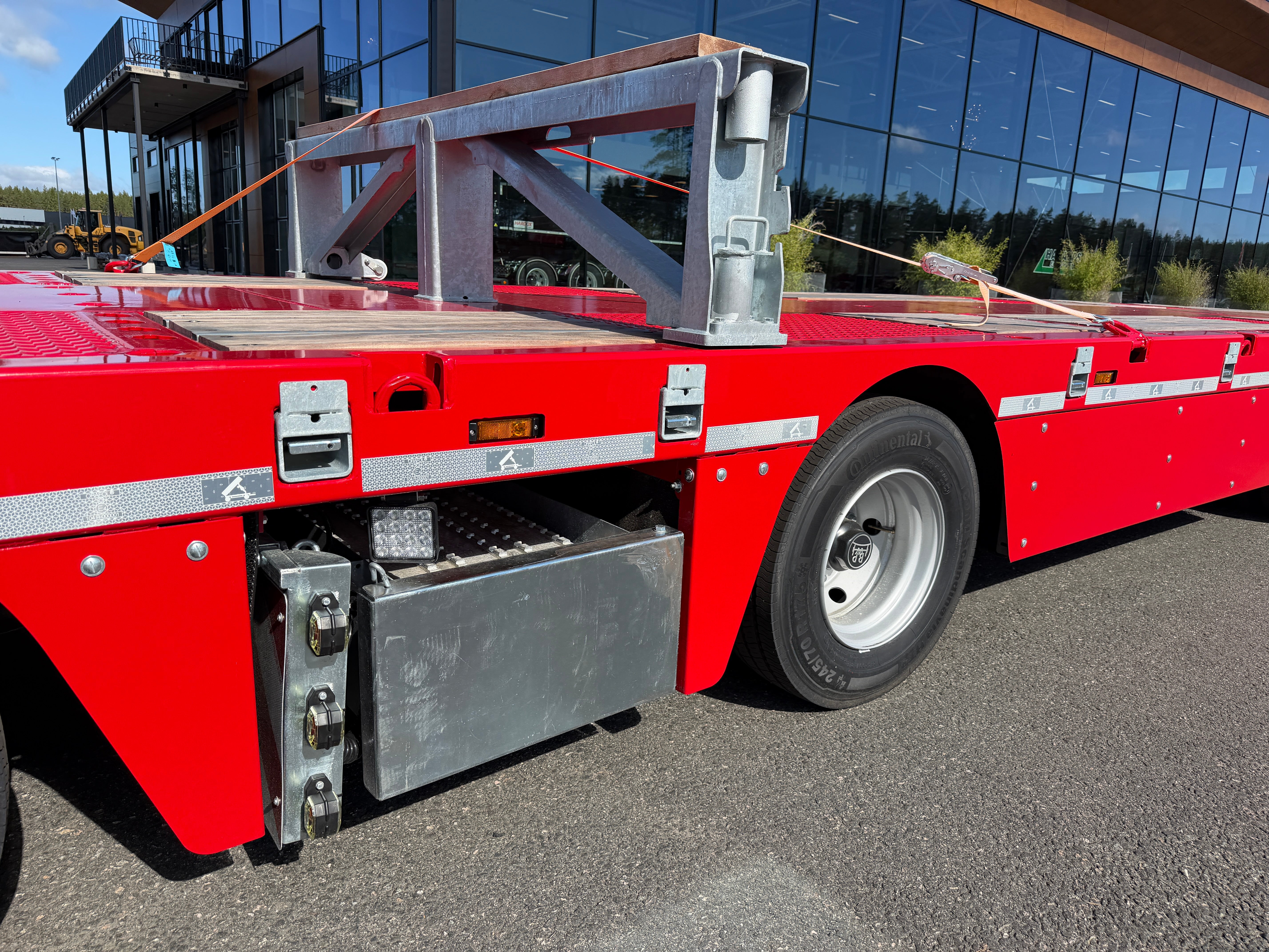 Langendorf 4 axlad 18,4m jumbotrailer med VSE styrning