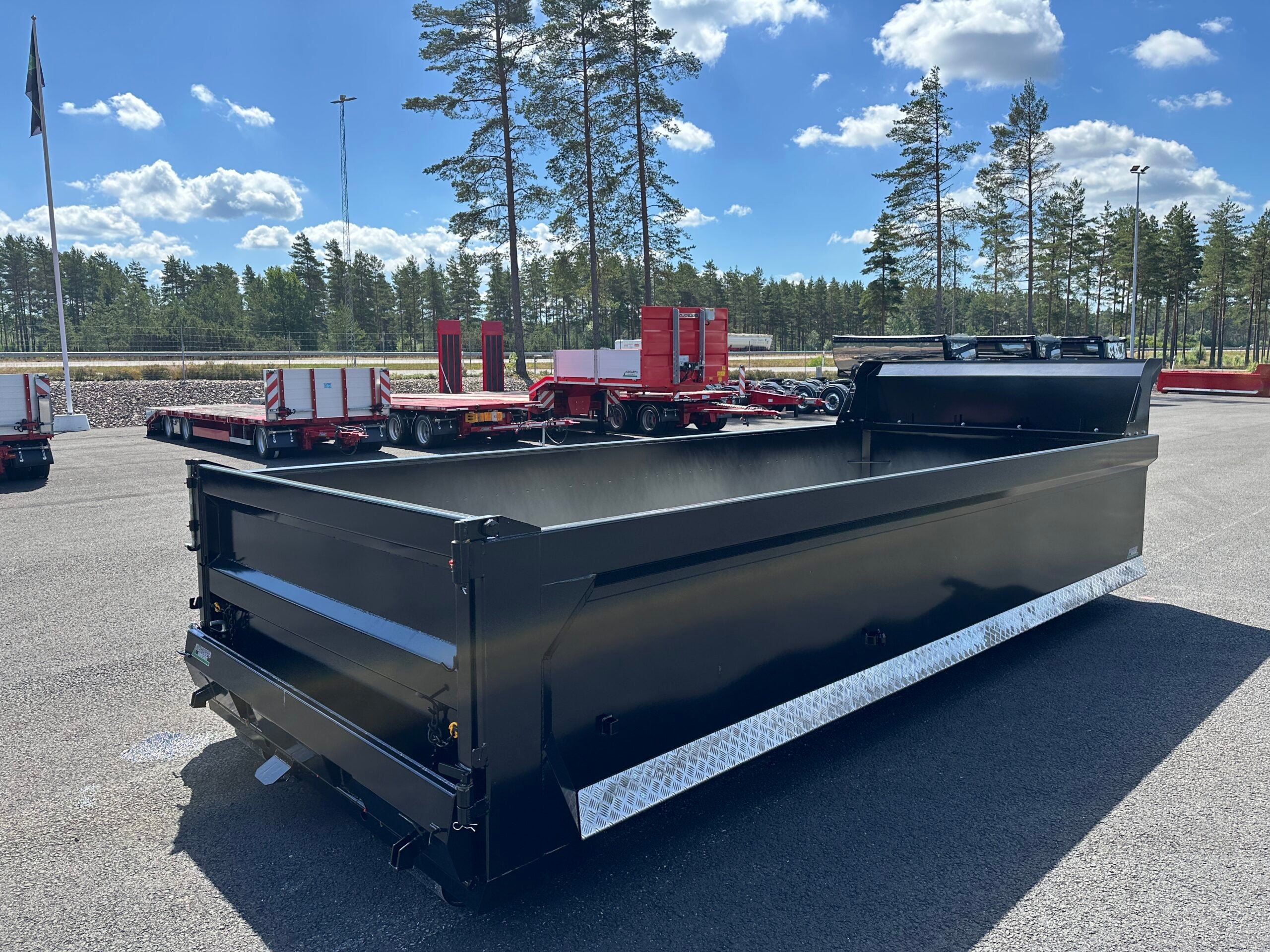Hakarps - 13,5m3 schaktflak Hardox 450 Premium