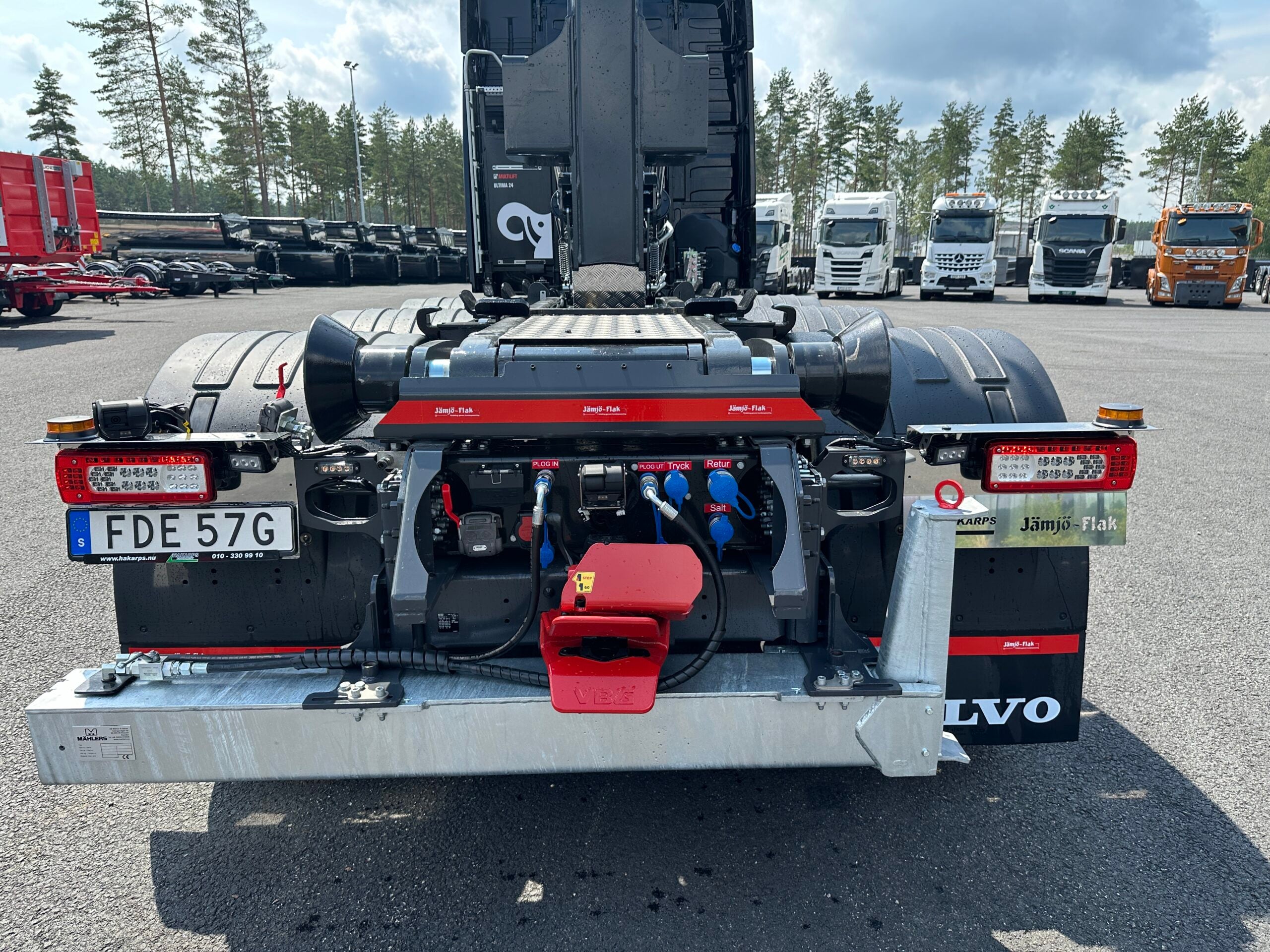 Volvo FH16 550 Tridem lastväxlare fullt plogutrustad