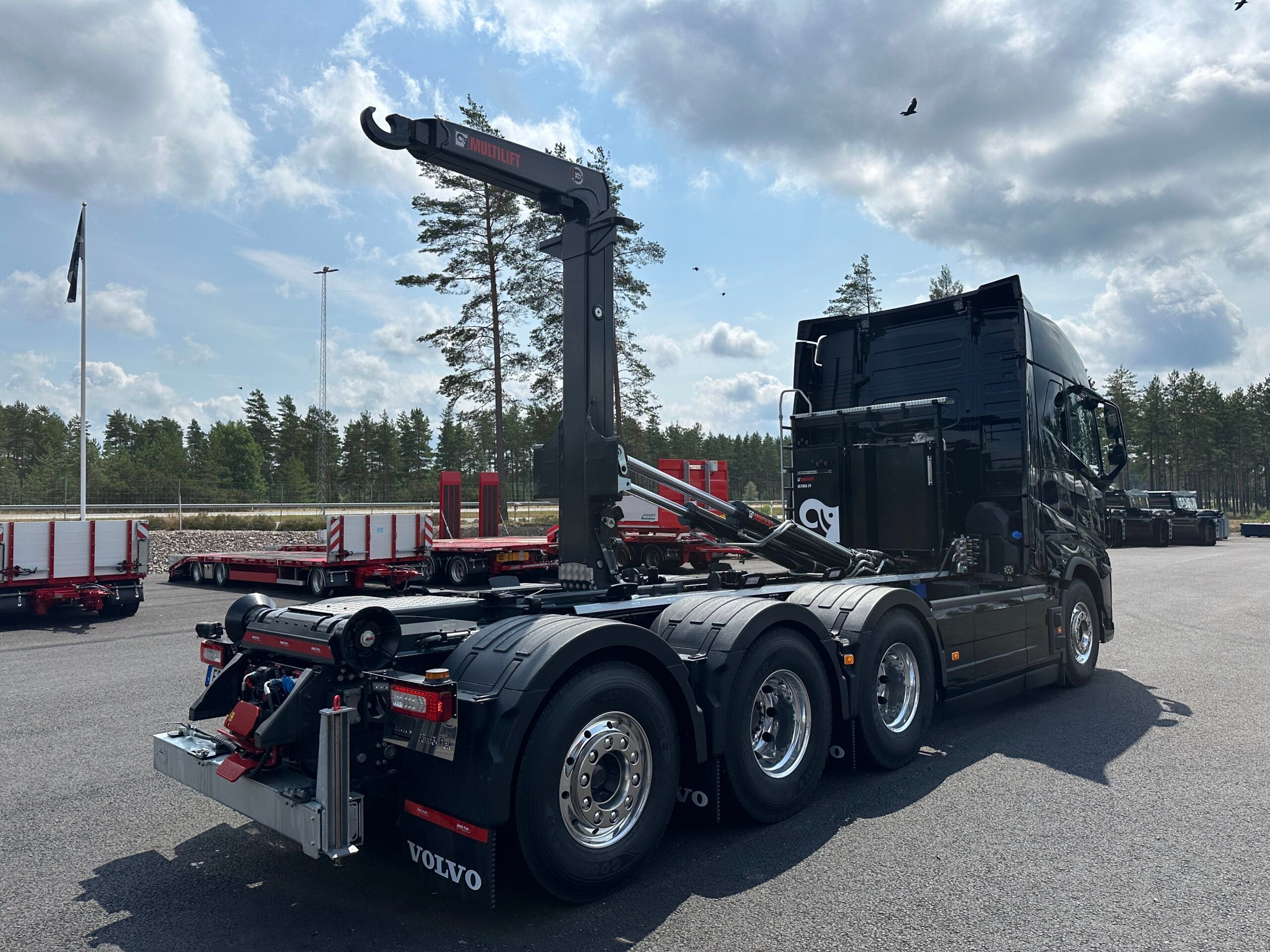 Volvo FH16 550 Tridem lastväxlare fullt plogutrustad