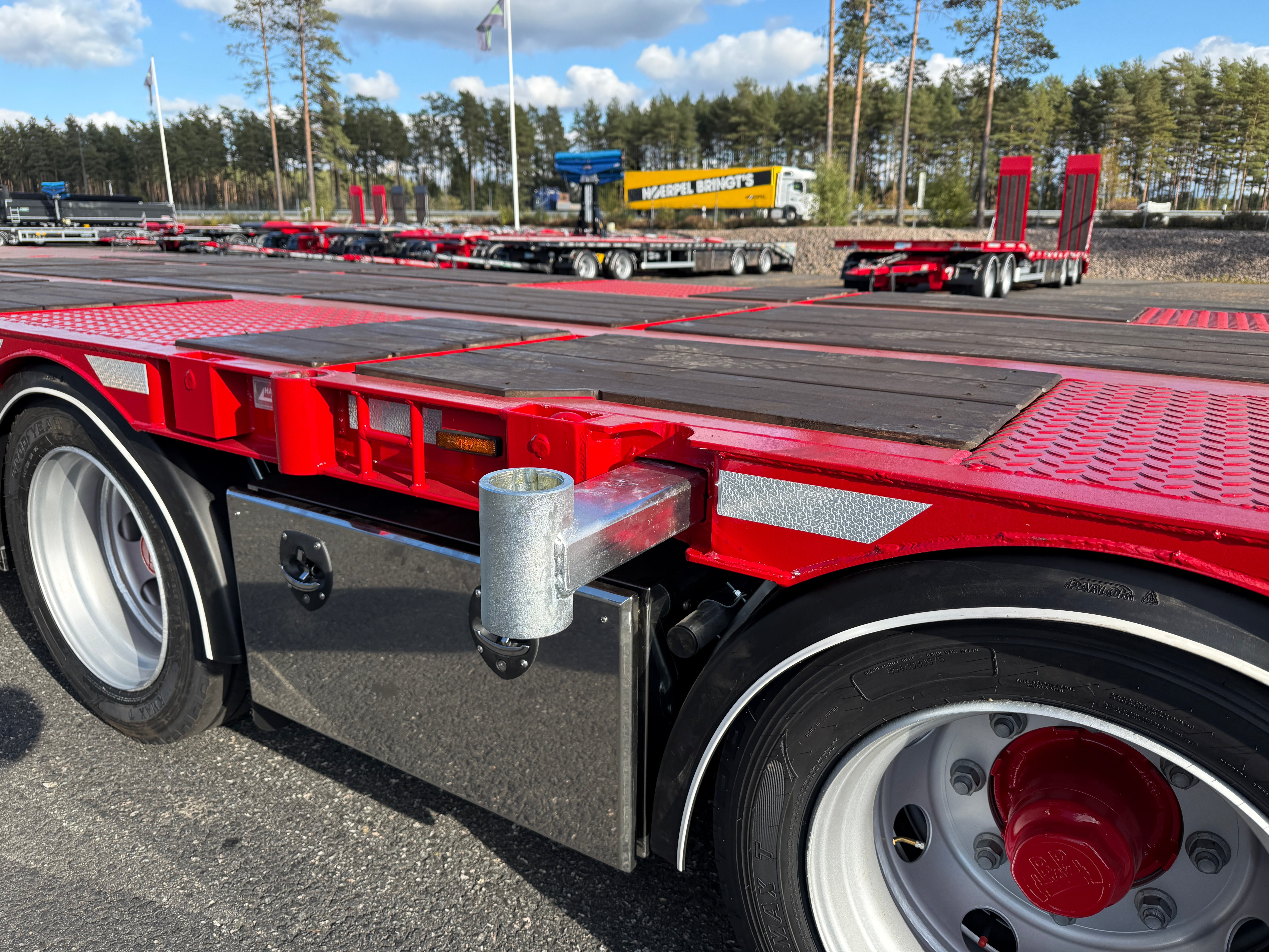 4 axlad 38 tons bodvagn 910mm hög, 10.500mm flakyta