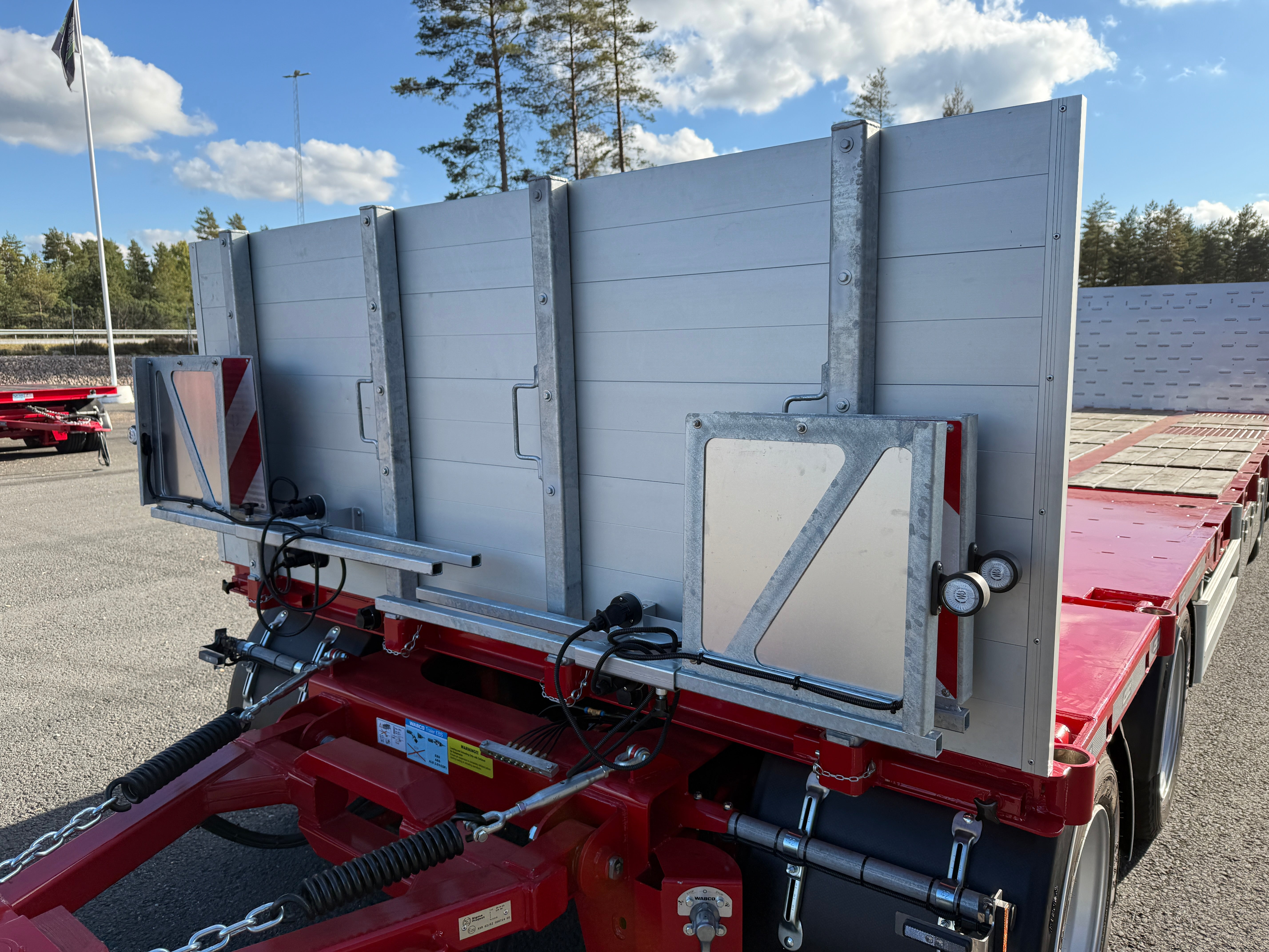 4 axlad 38 tons bodvagn 910mm hög, 10.500mm flakyta