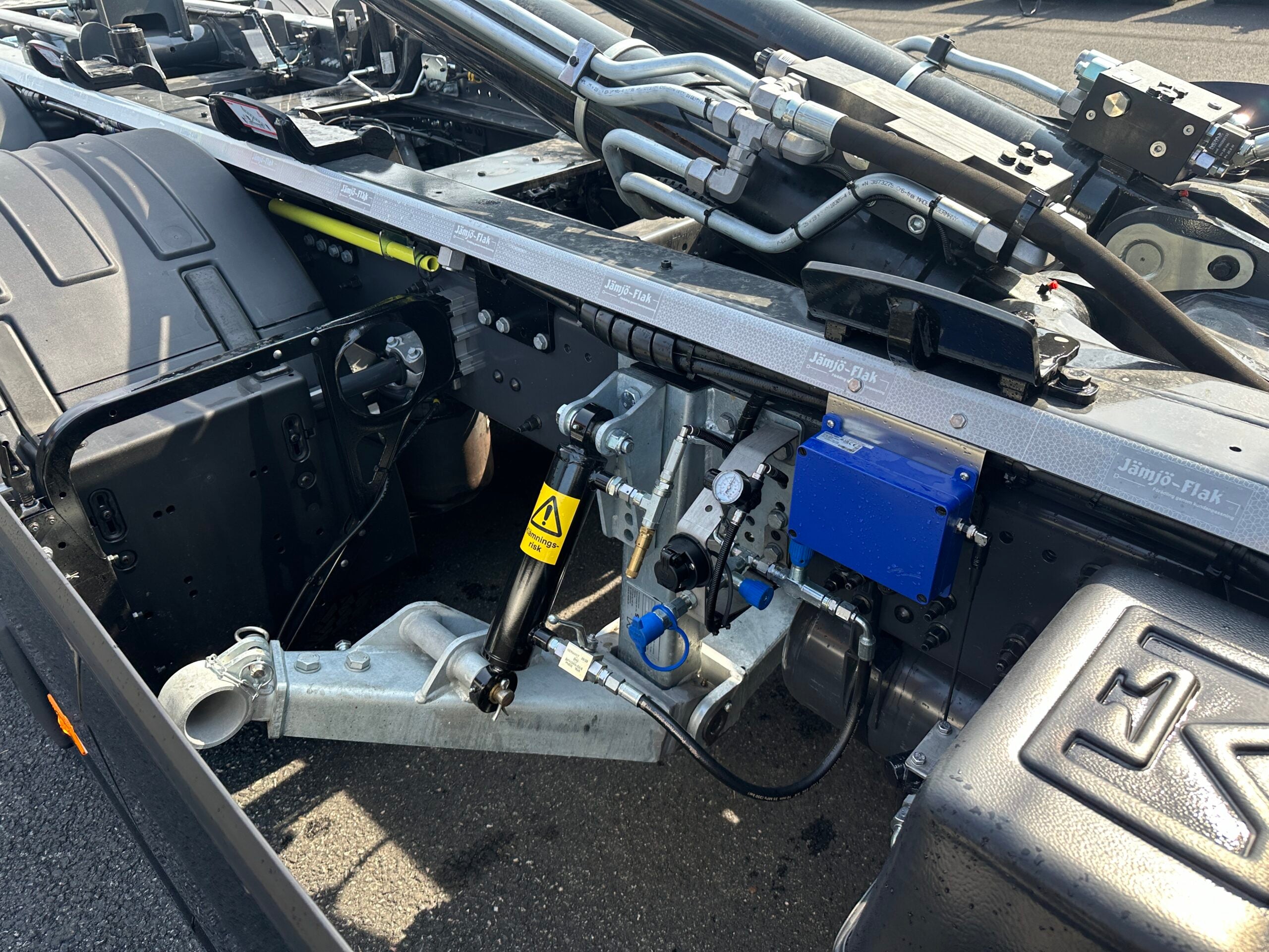 Volvo FH540 Tridem lastväxlare fullt plogutrustad