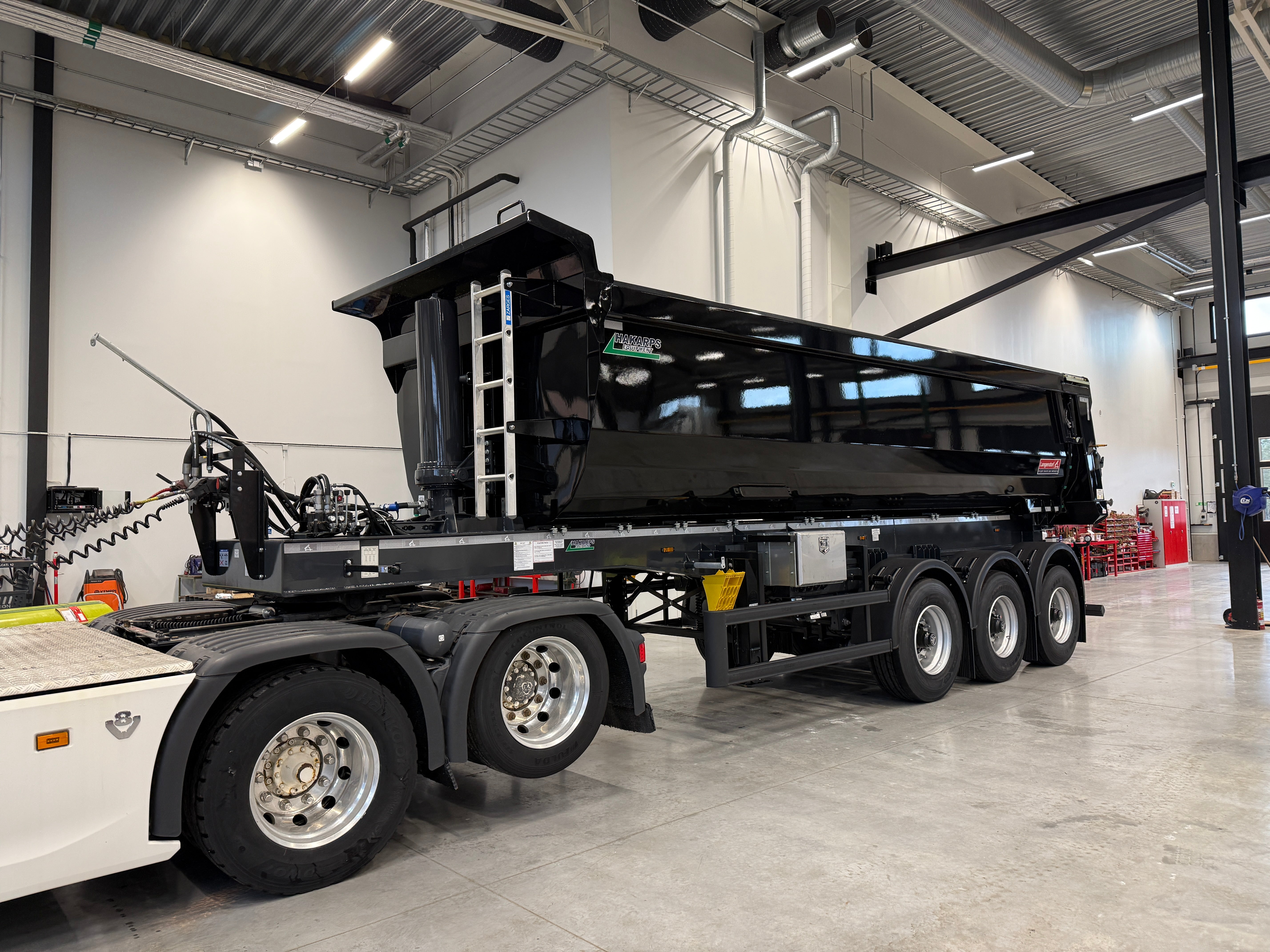 3 axlad LANGENDORF - Tipptrailer med skjutbar trippel