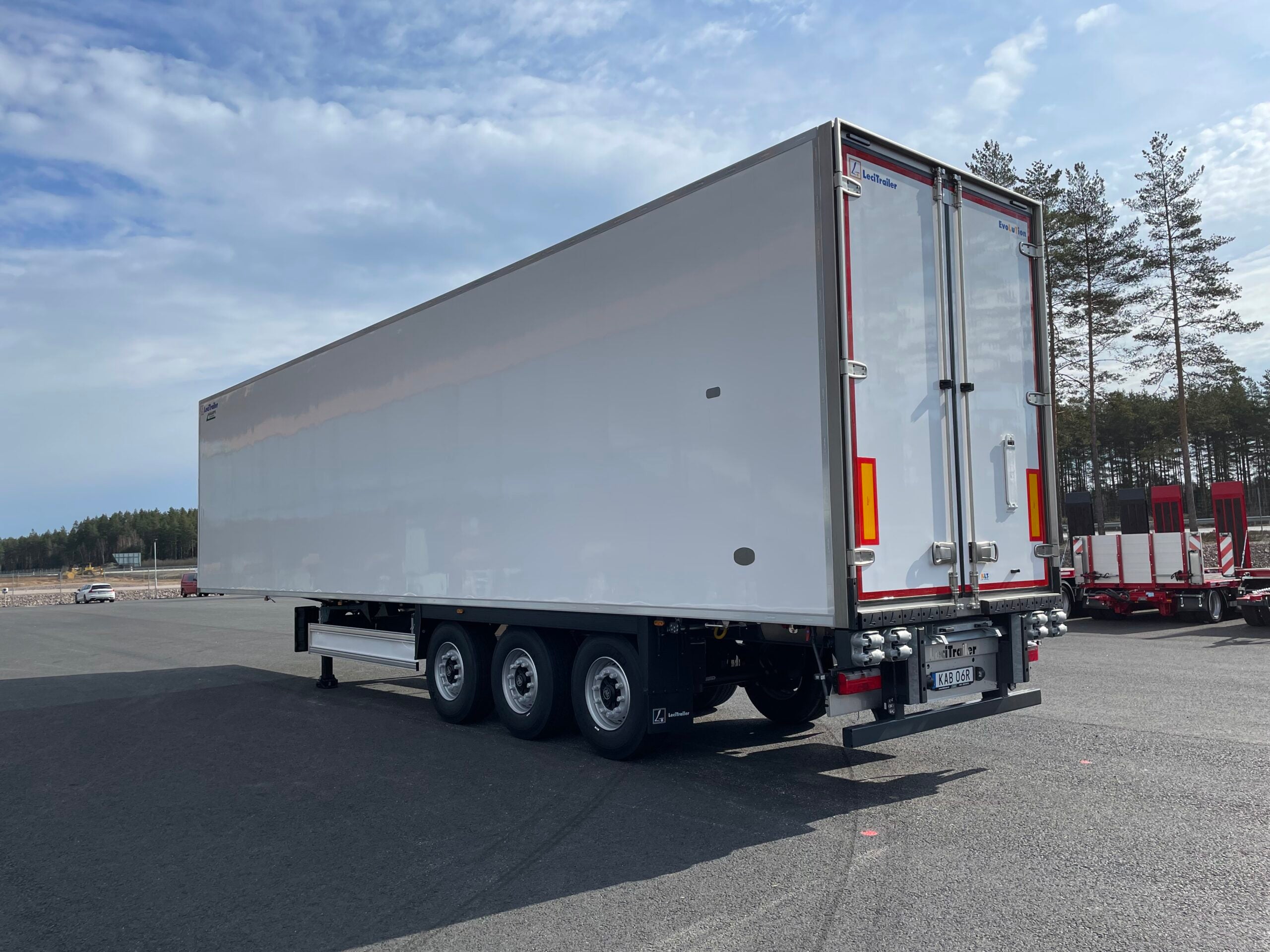 LECI Trailer - Frystrailer inrikes dubbla lastplan