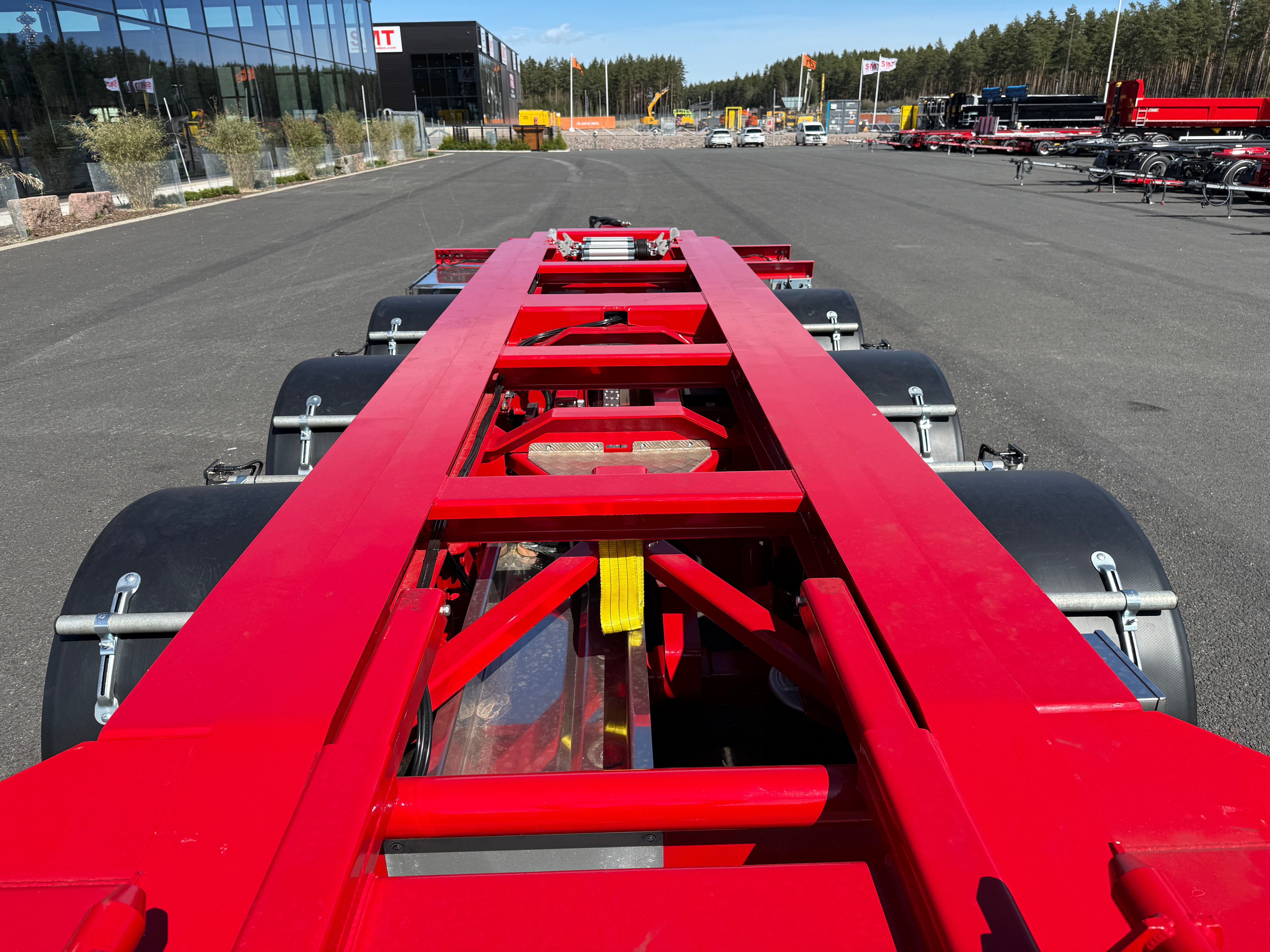 3 axlad 24 tons lastväxlarkärra dubbelhjul och tipp
