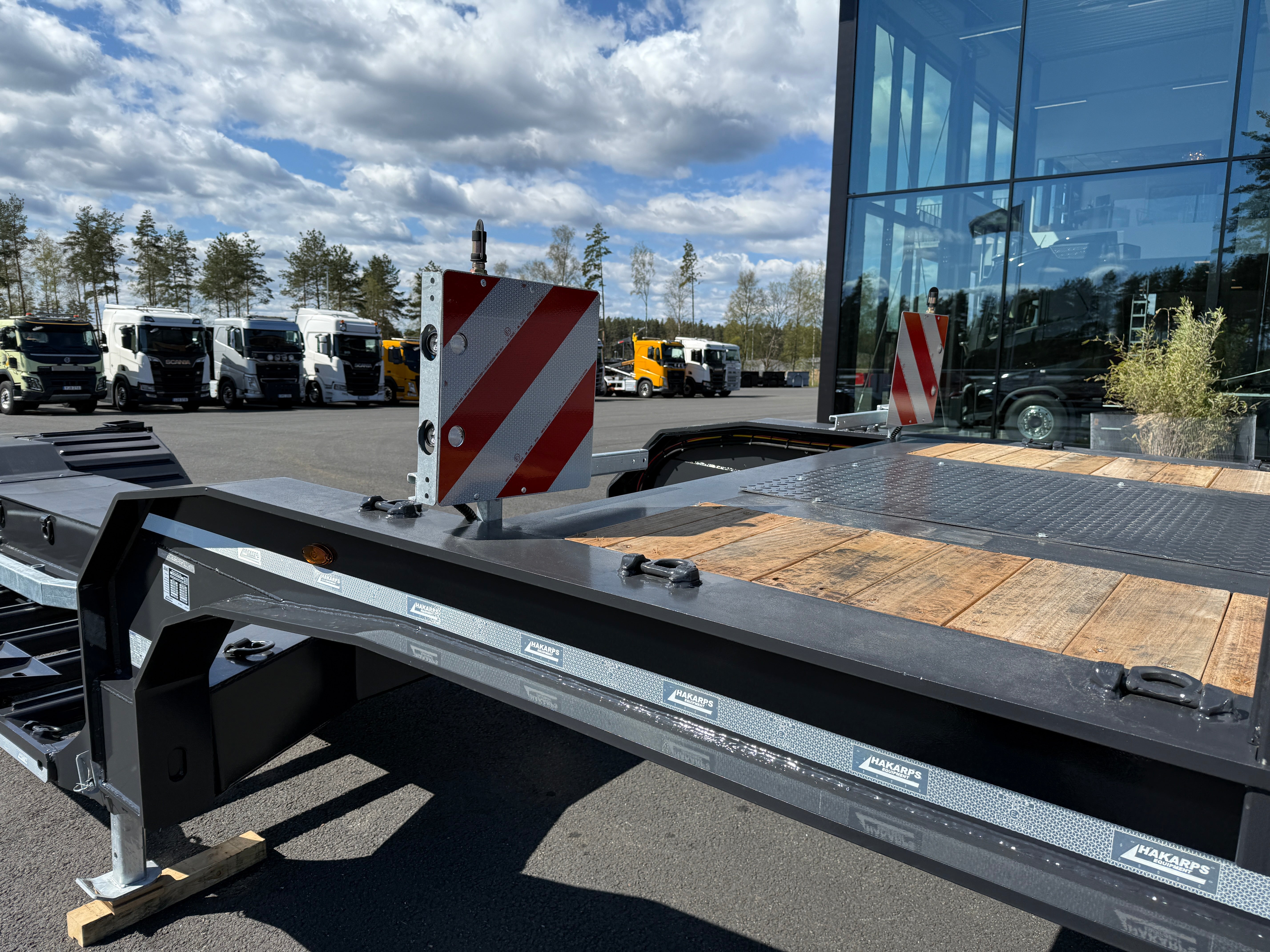 3 axlad ROJO skogsmaskinstrailer