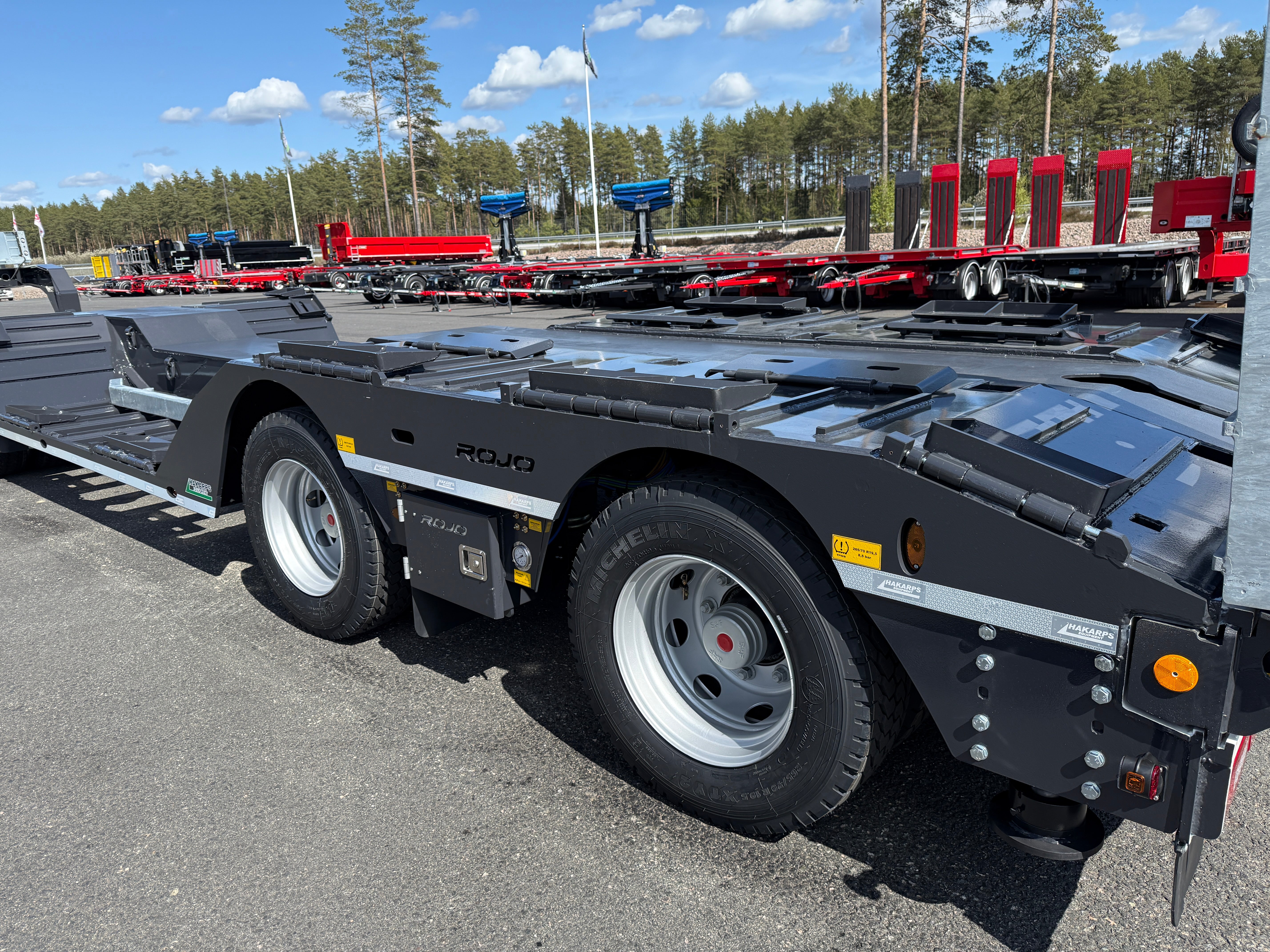 3 axlad ROJO skogsmaskinstrailer