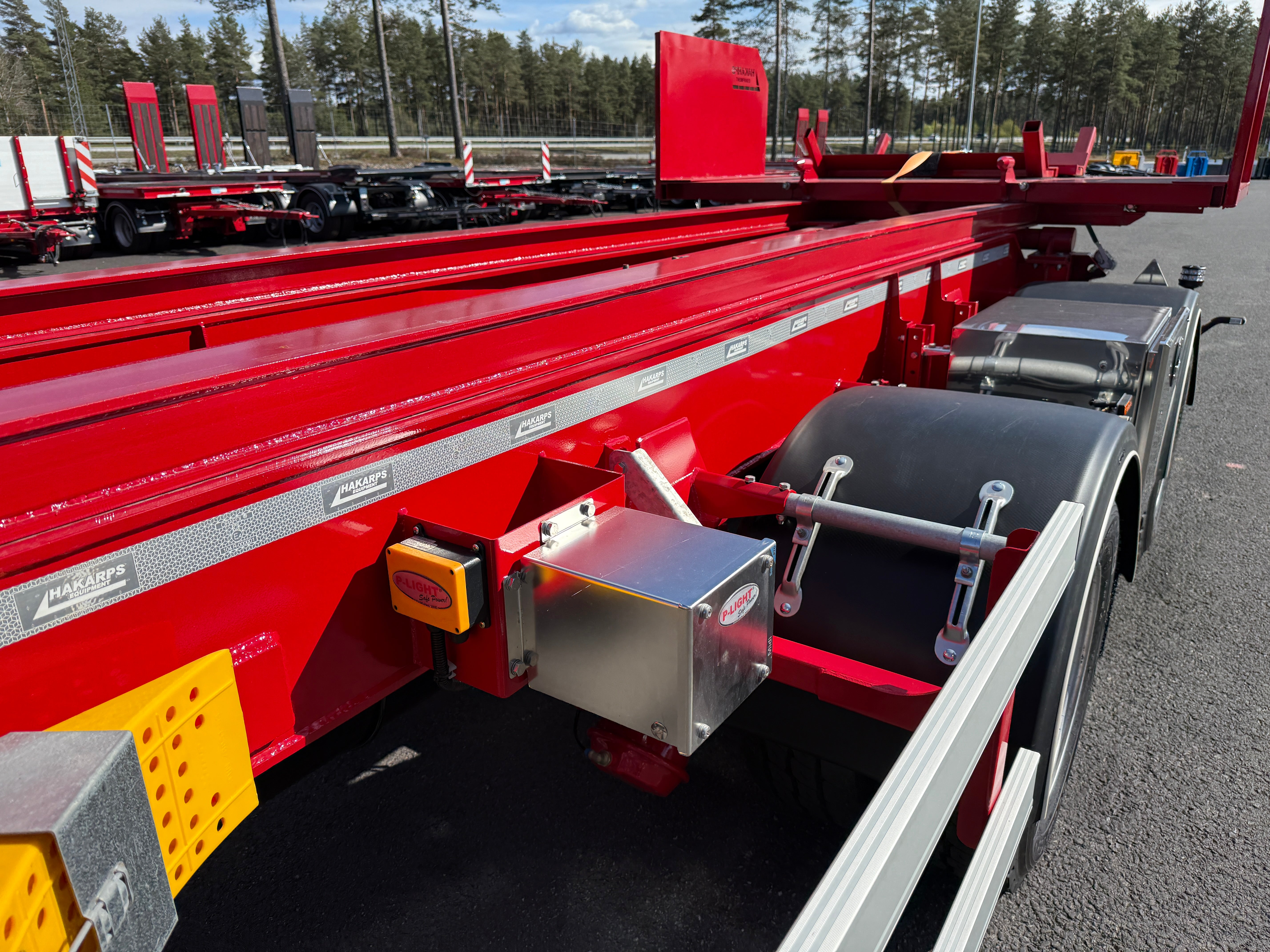 3 axlad 30 tons lastväxlarvagn med tipp och glider