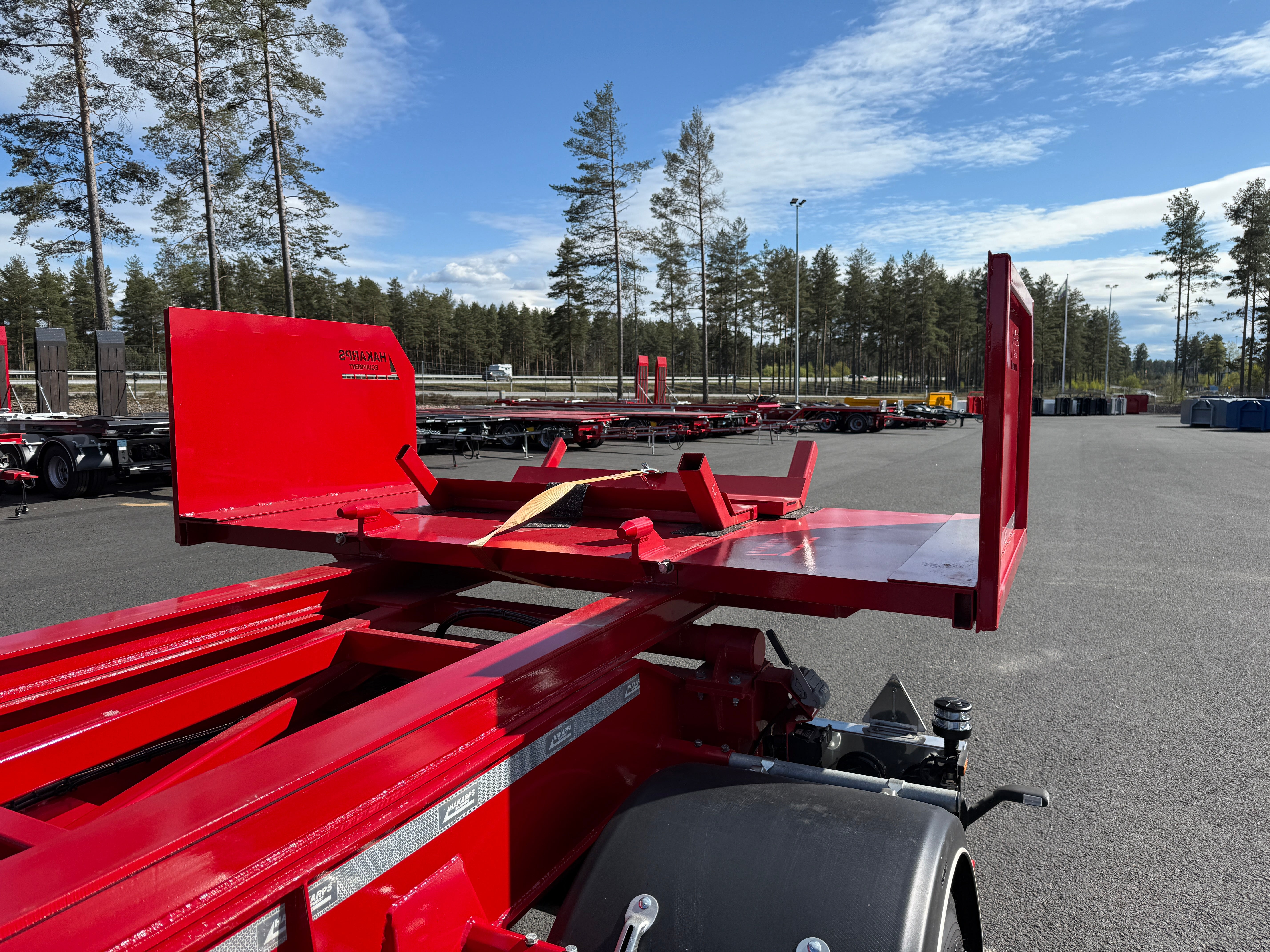 3 axlad 30 tons lastväxlarvagn med tipp och glider