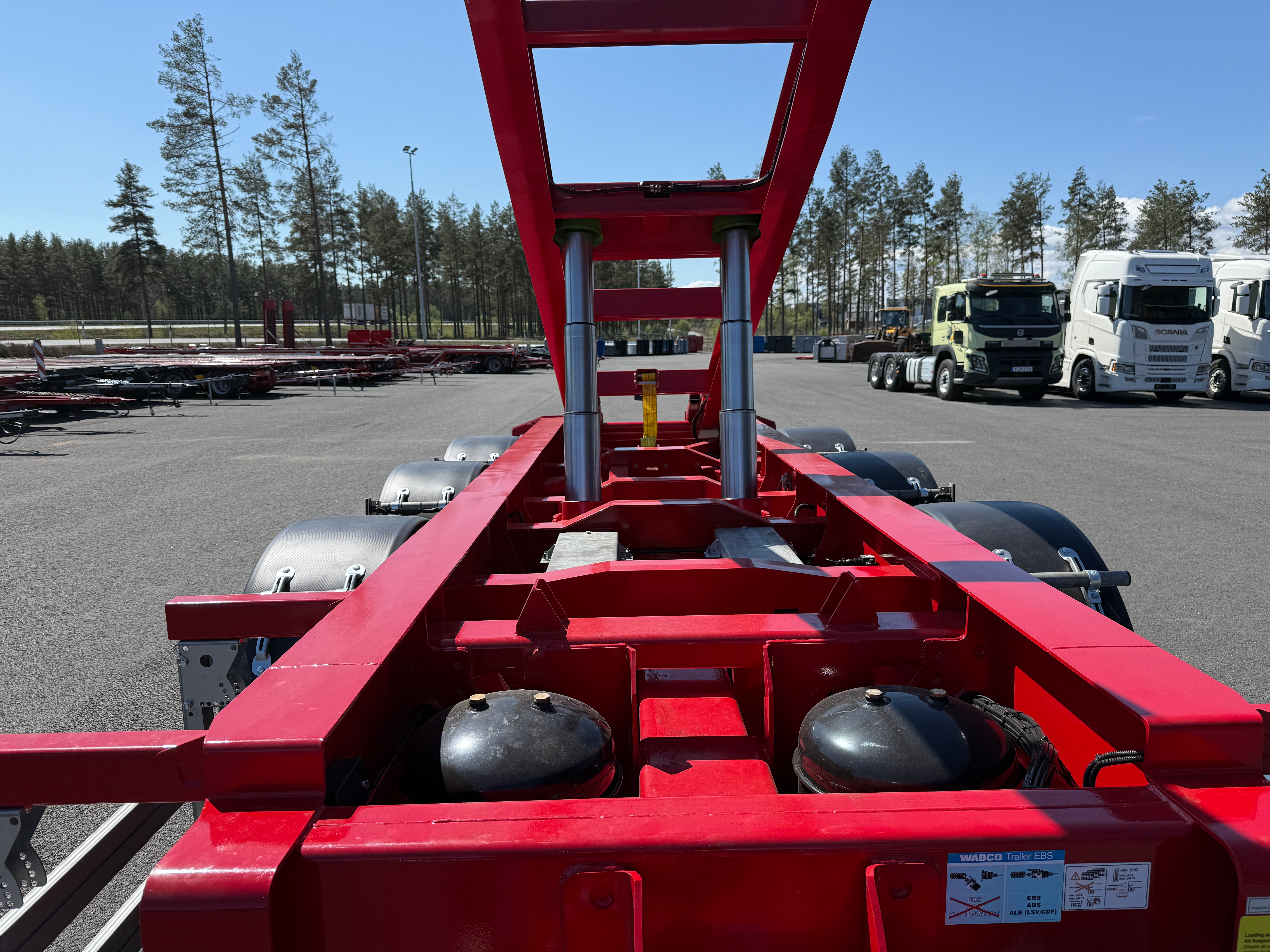 3 axlad 24 tons lastväxlarkärra singelhjul och tipp