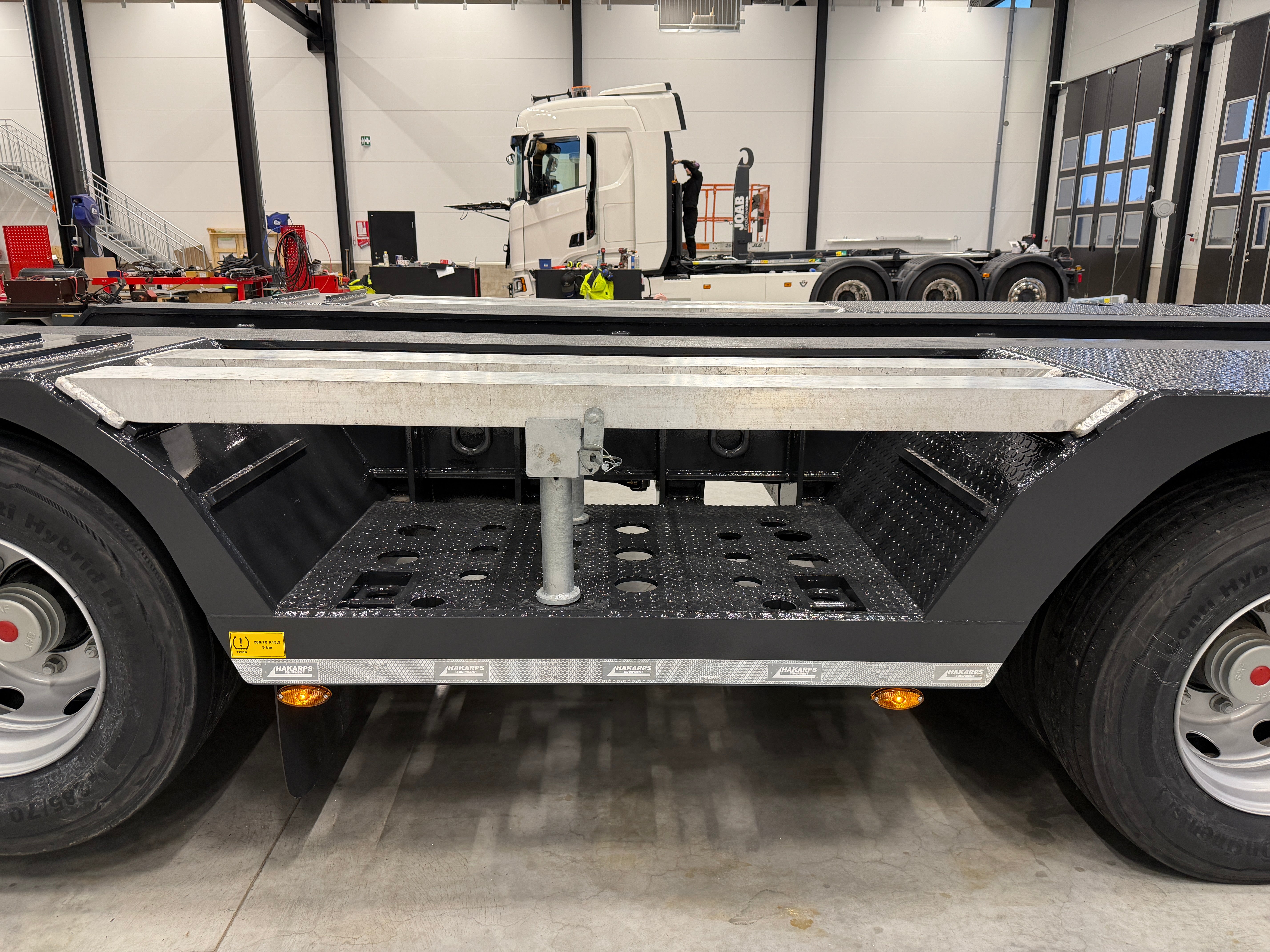 4 axlad ROJO maskintrailer avbröstningsbar svanhals med trumbon