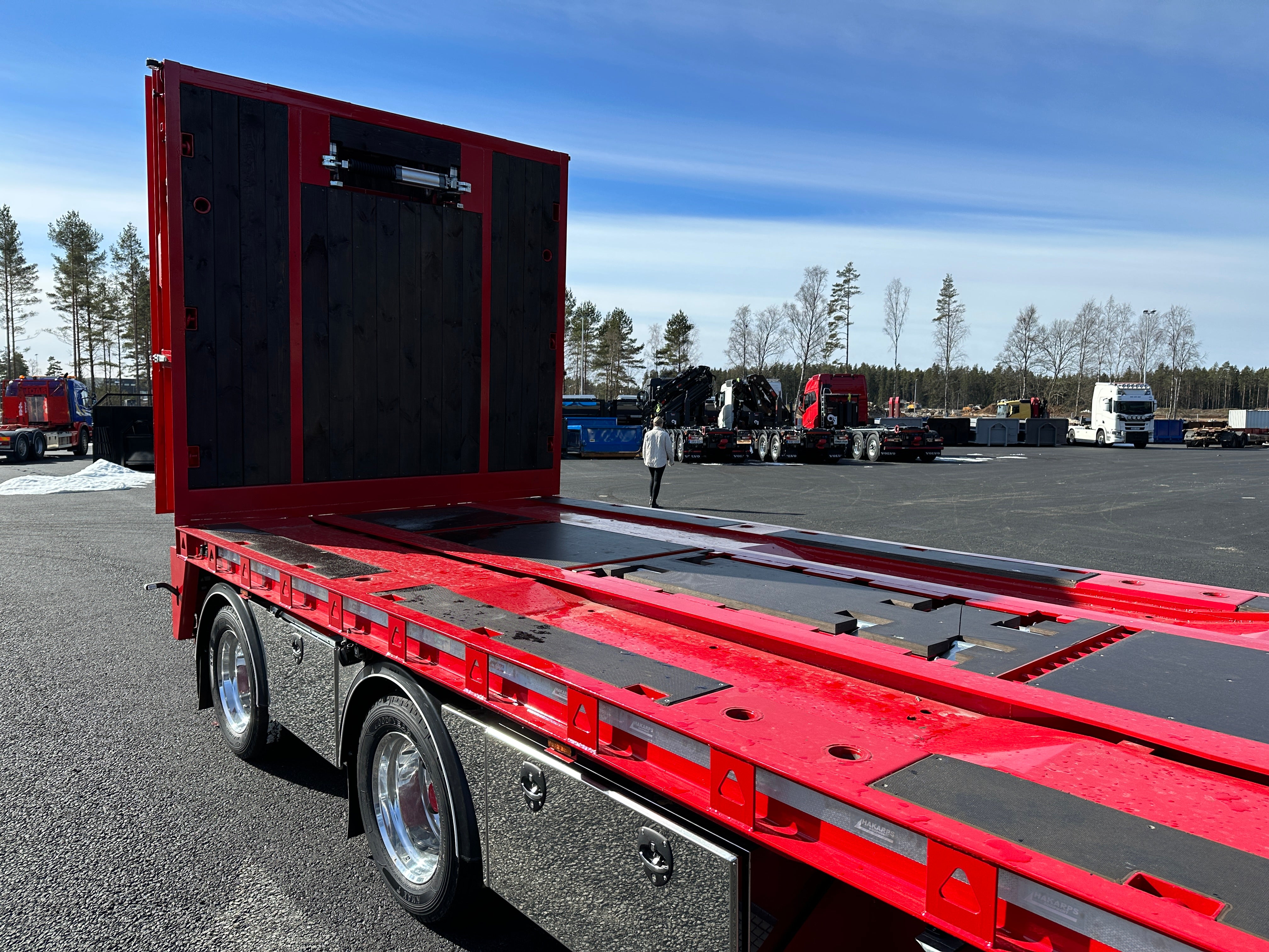 4 axlad 38 tons maskinvagn / lastväxlarvagn kombi med hydraulisk skjutkolv