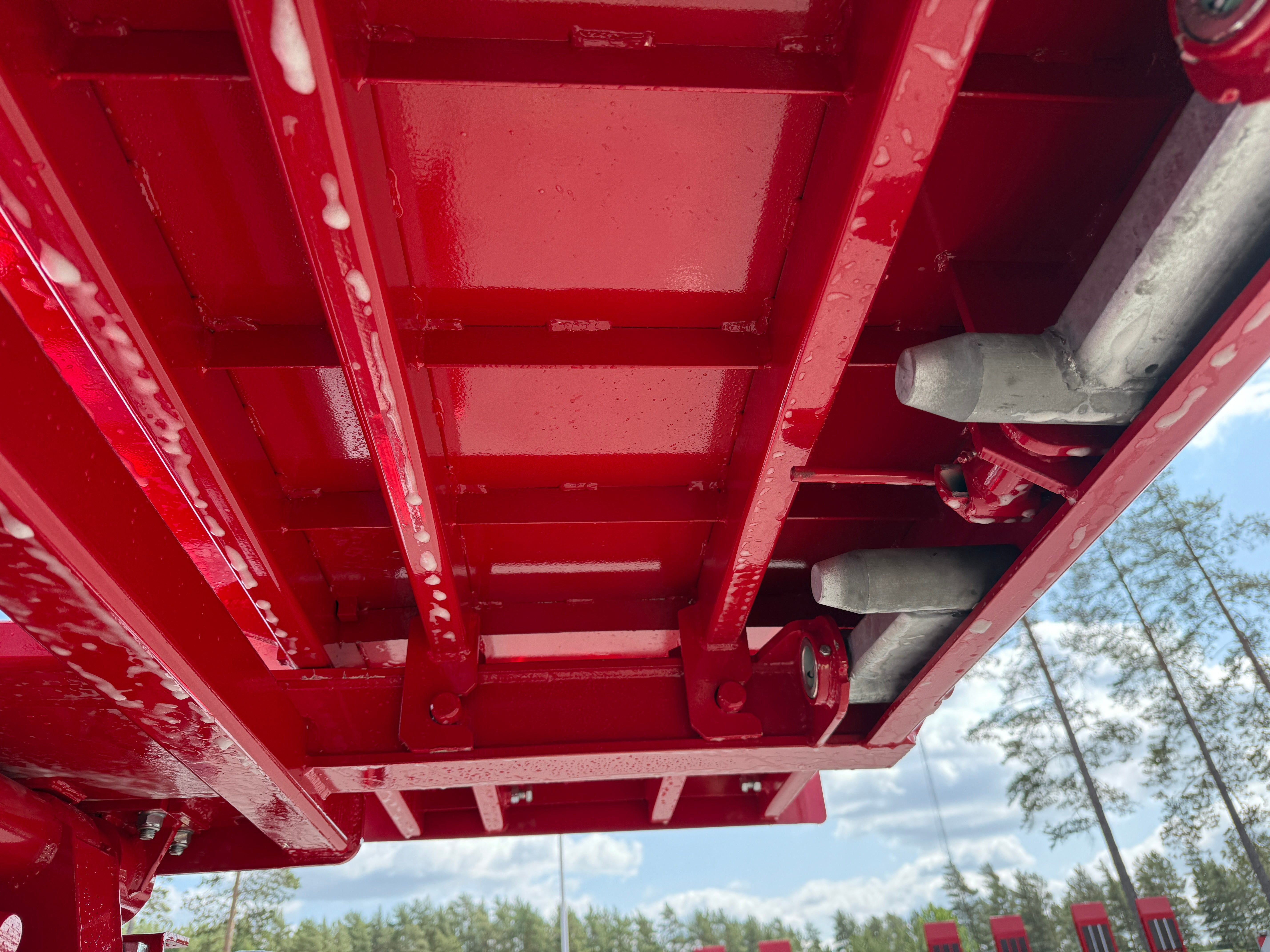 38 tons lastväxlarvagn med tipp, skjutbar boggie och flak