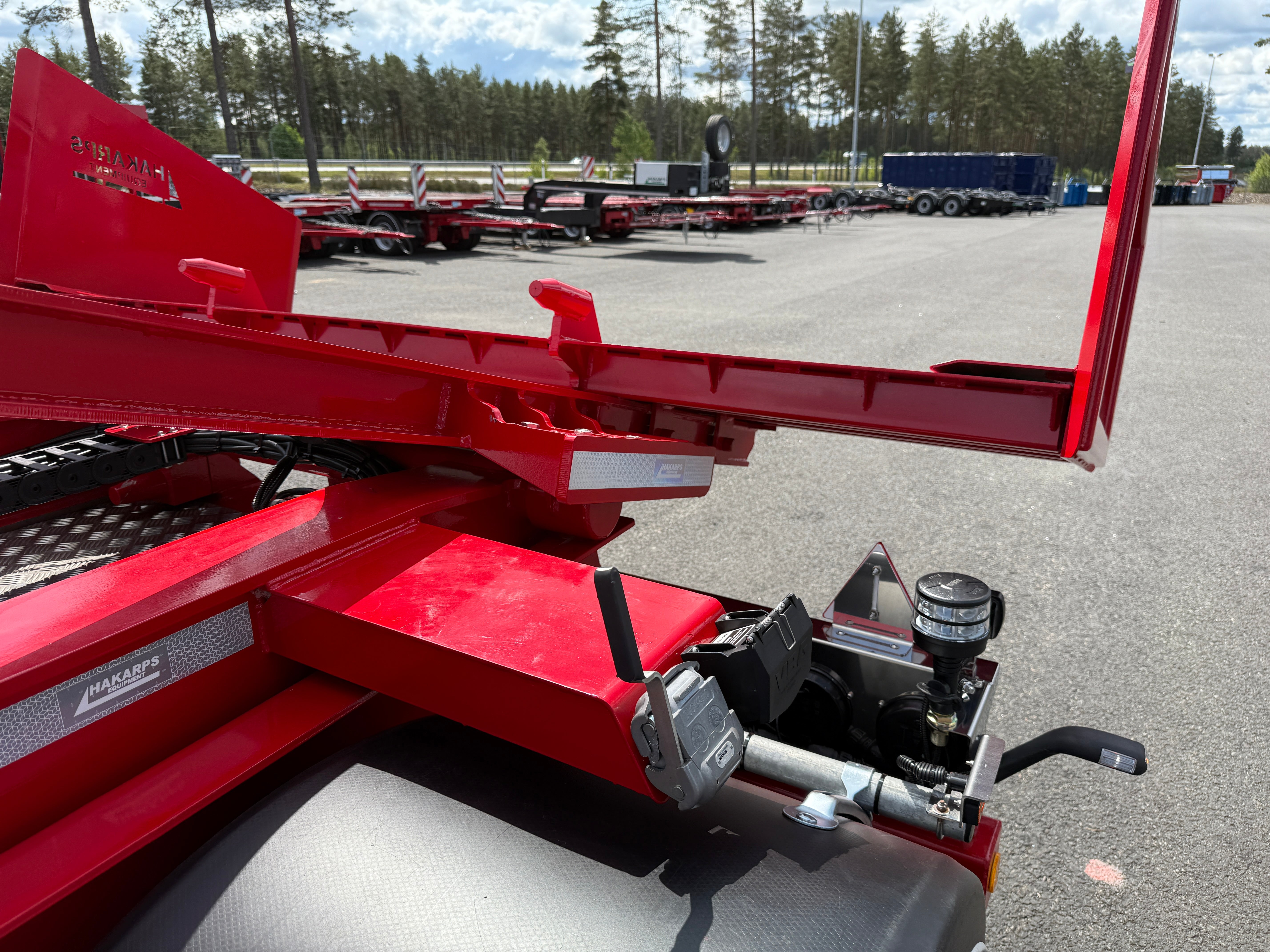 38 tons lastväxlarvagn med tipp, skjutbar boggie och flak