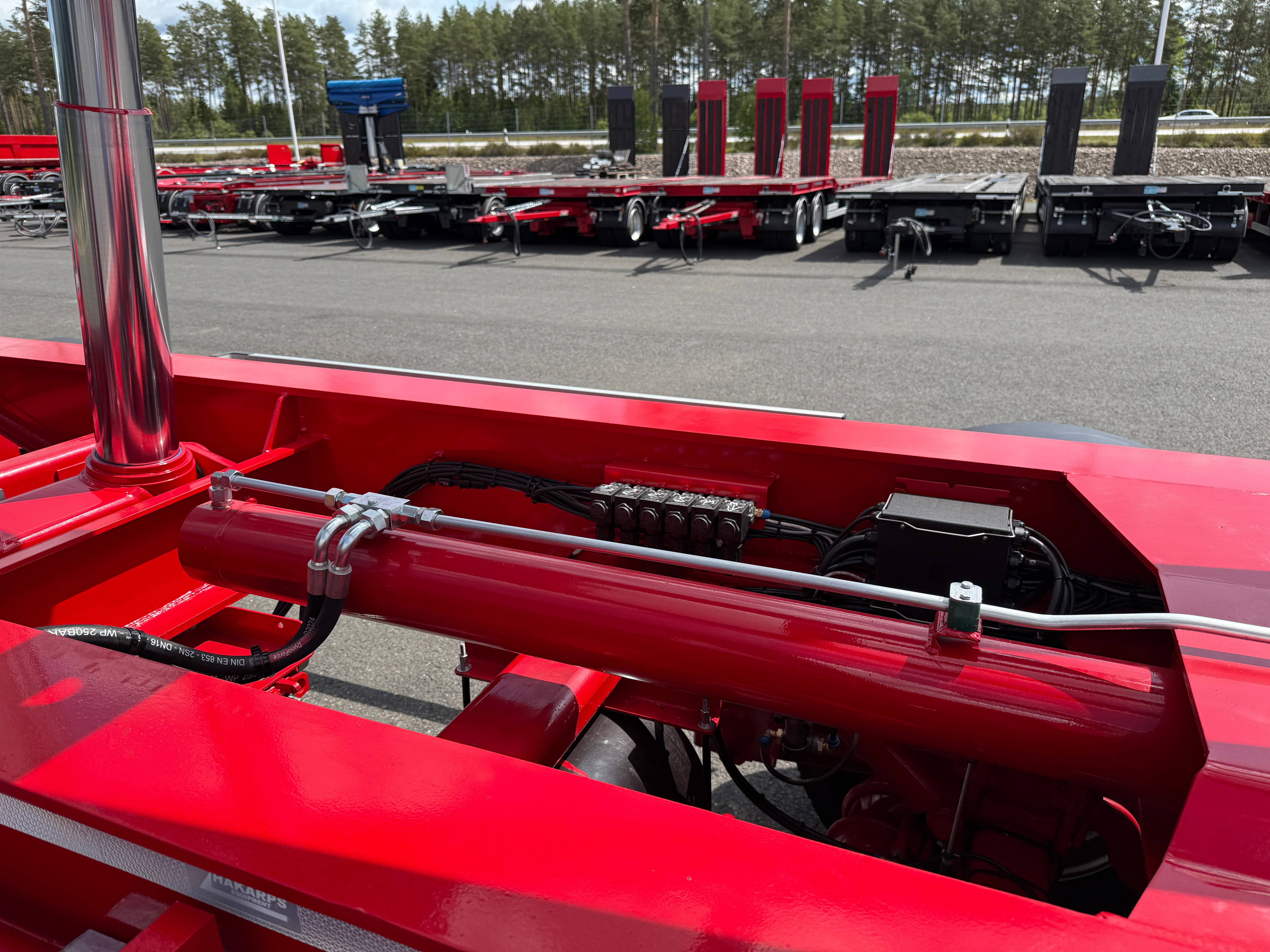 38 tons lastväxlarvagn med tipp, skjutbar boggie och flak