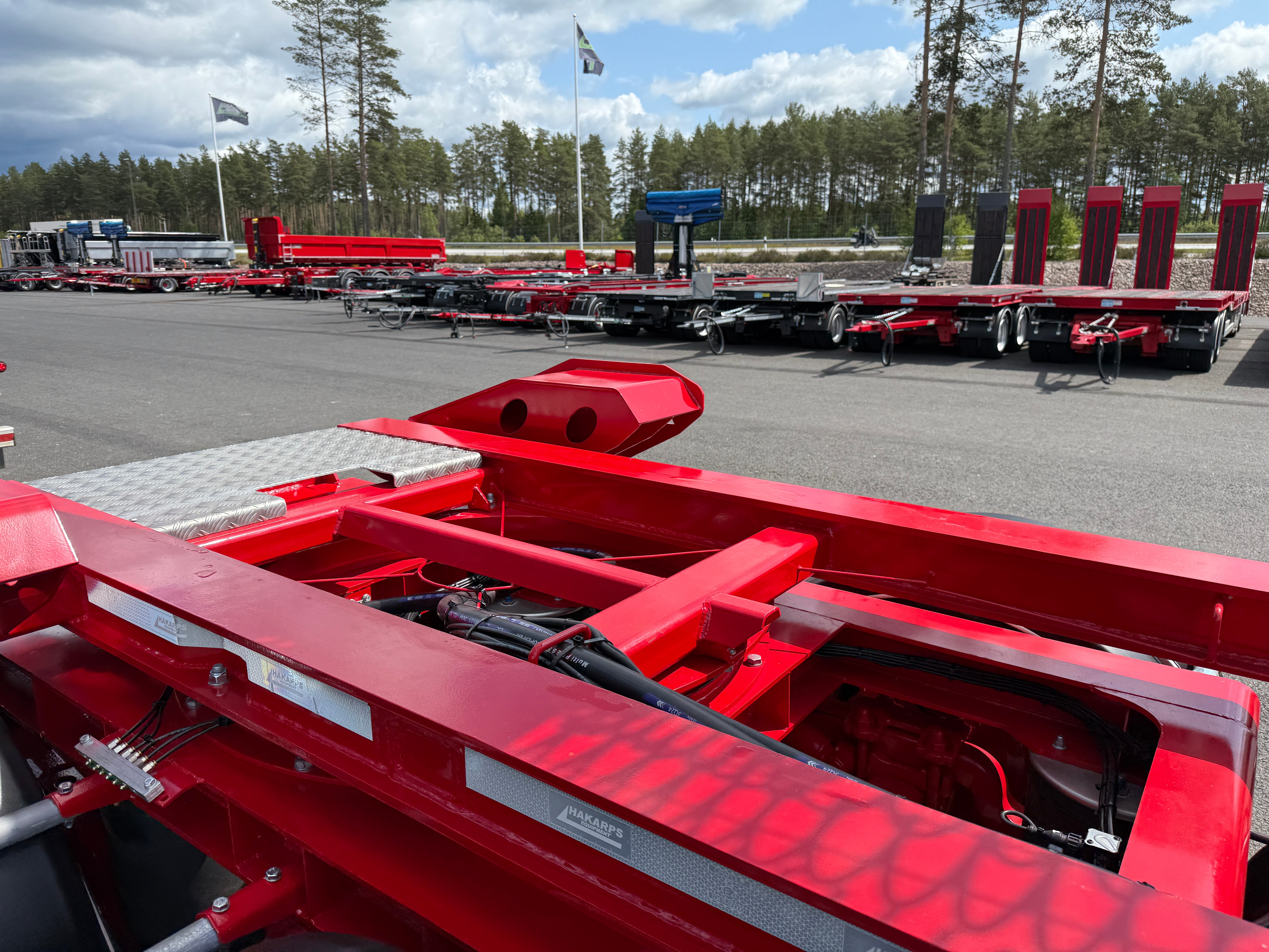 38 tons lastväxlarvagn med tipp, skjutbar boggie och flak