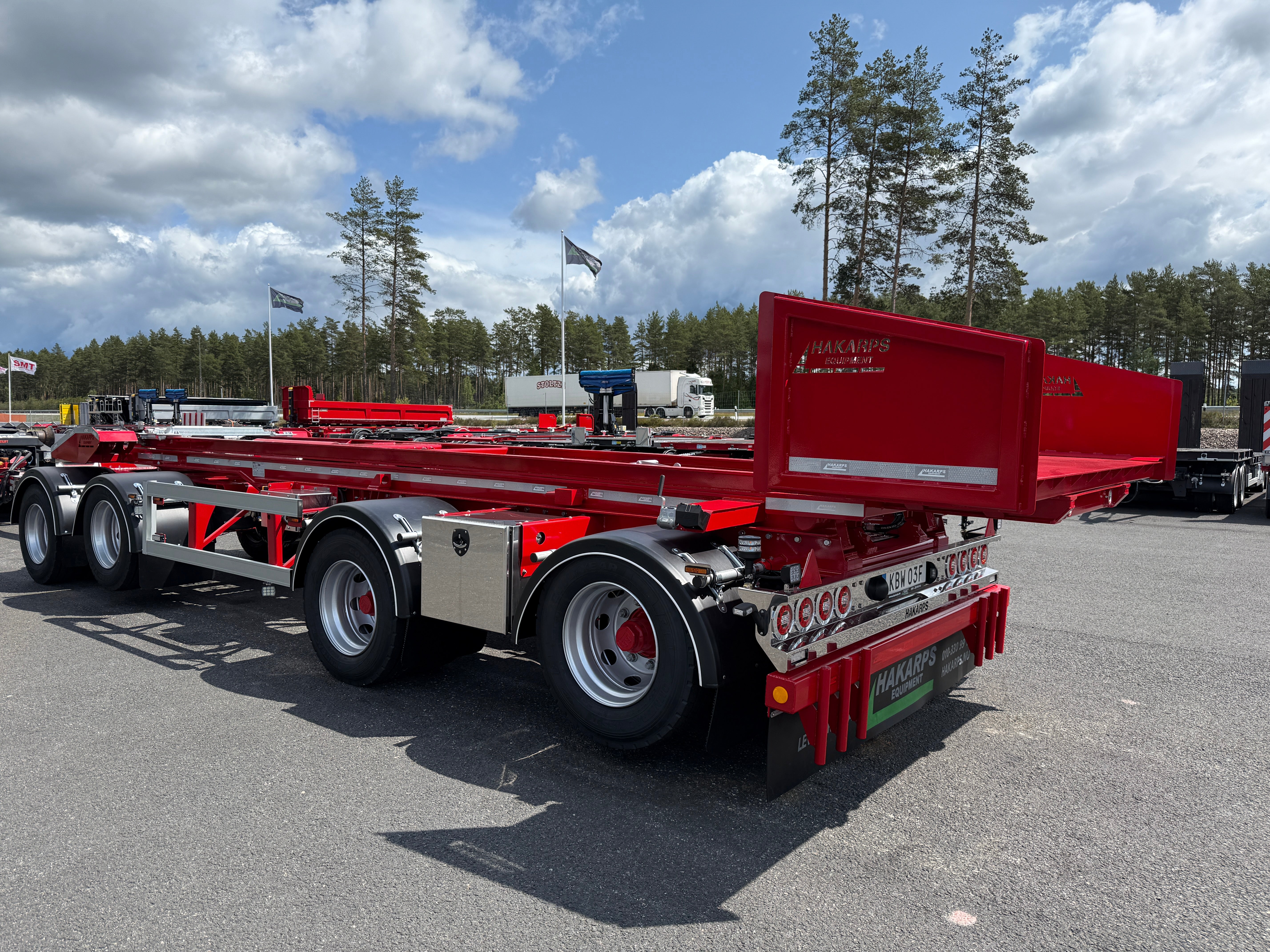 38 tons lastväxlarvagn med tipp, skjutbar boggie och flak