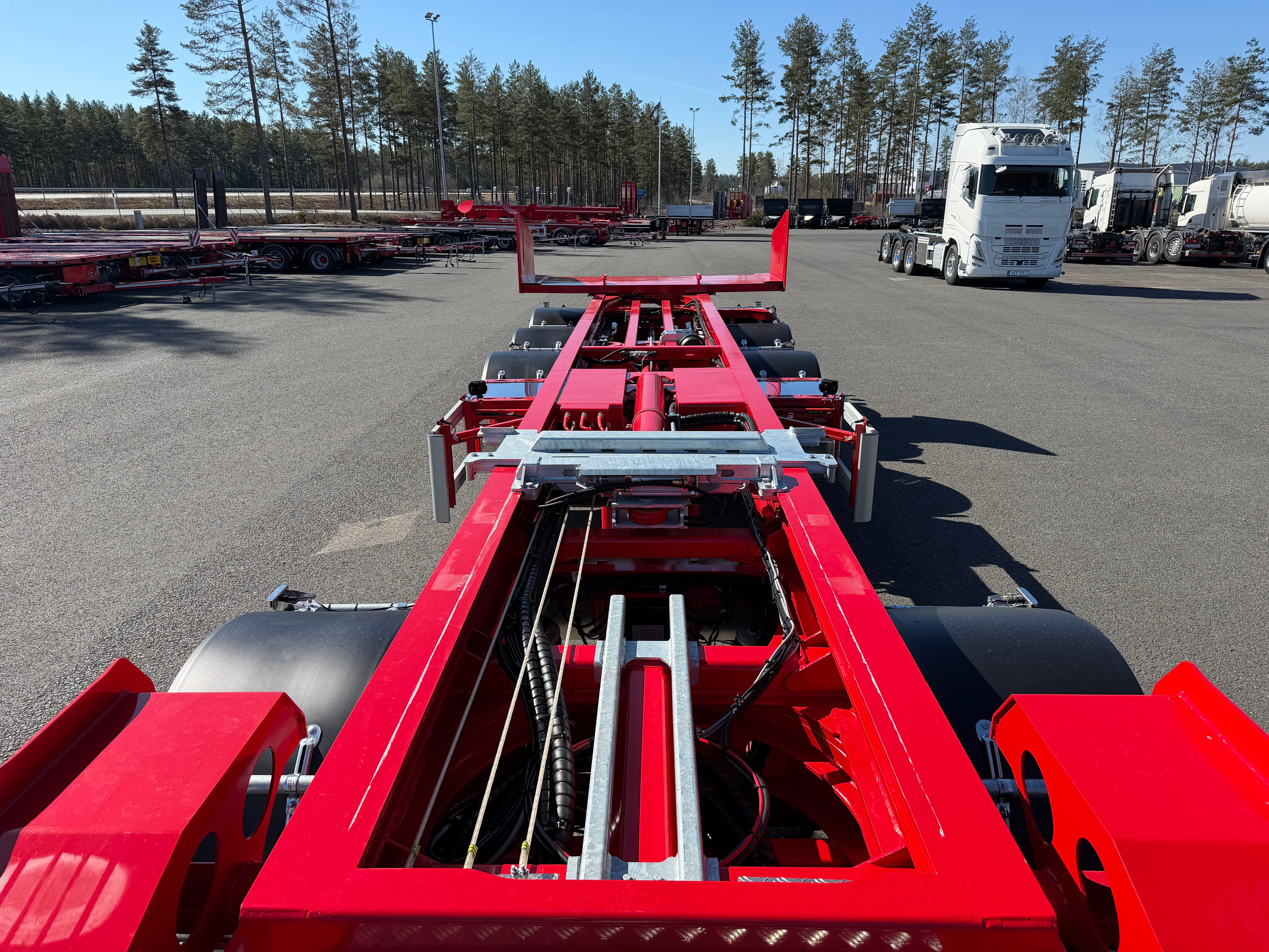 5 axlad 42 tons lastväxlarvagn med tipp, skjutbar boggie och flak