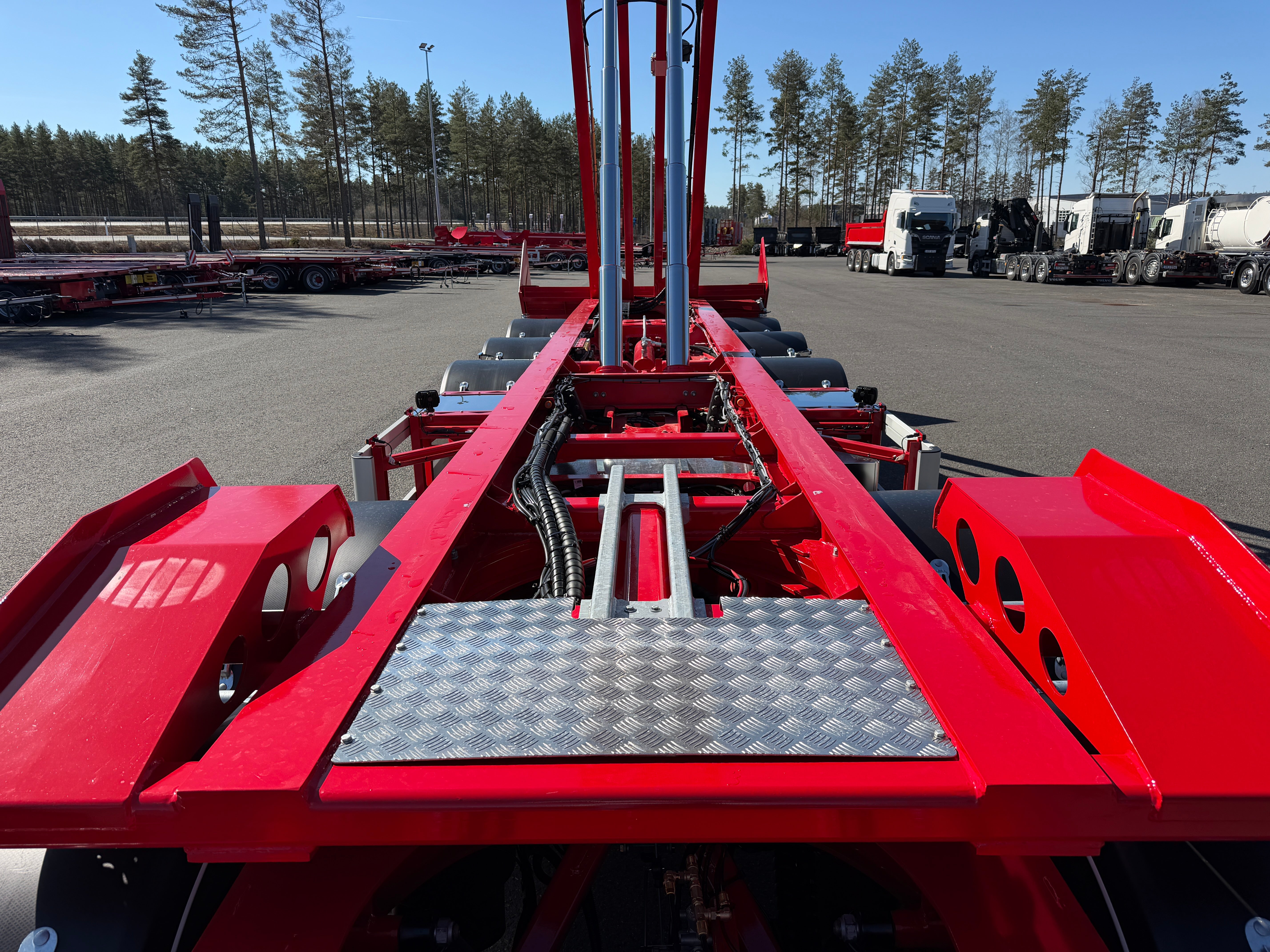 5 axlad 42 tons lastväxlarvagn med tipp, skjutbar boggie och flak