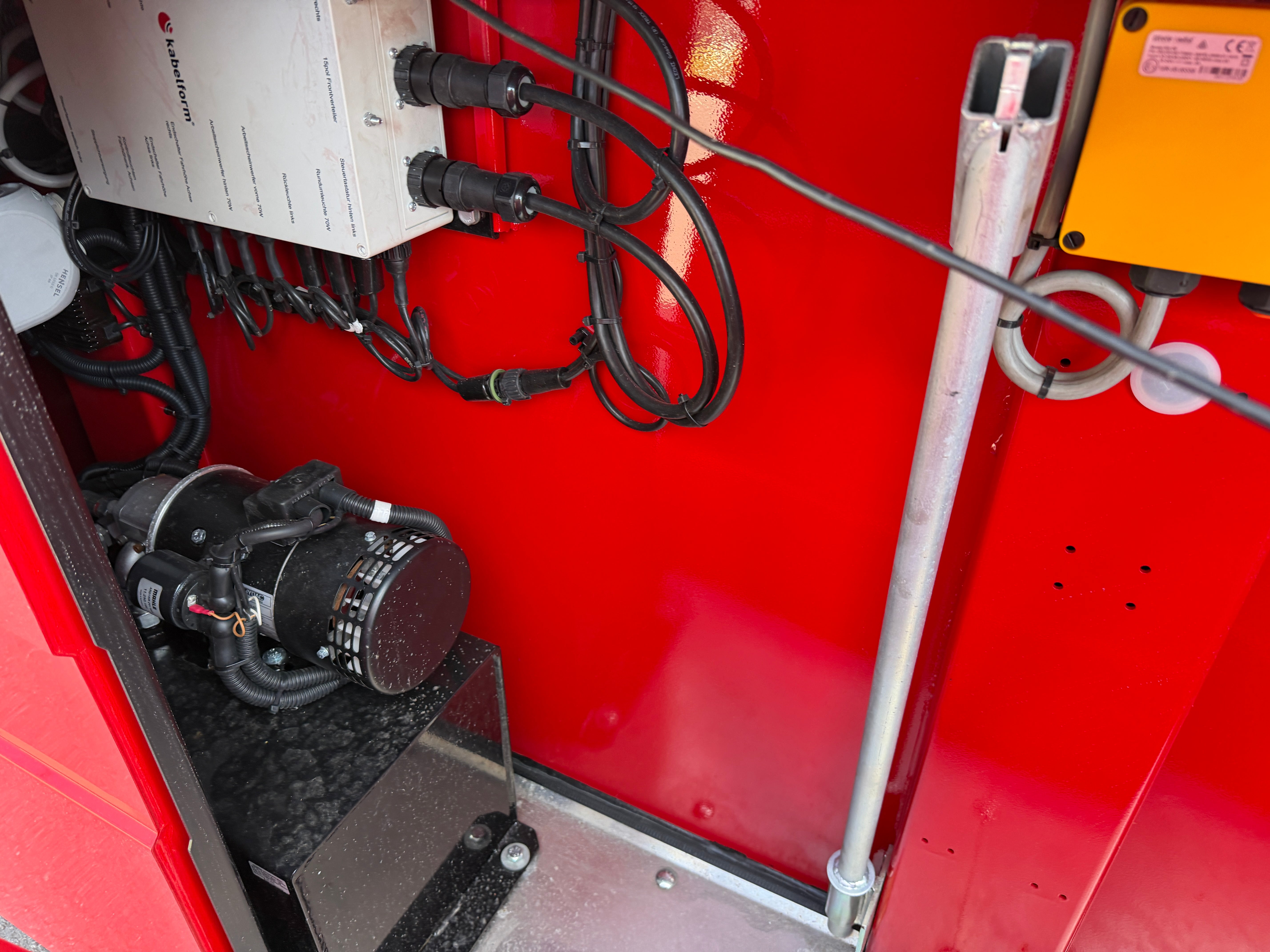 Langendorf 3 axlad bygeltrailer