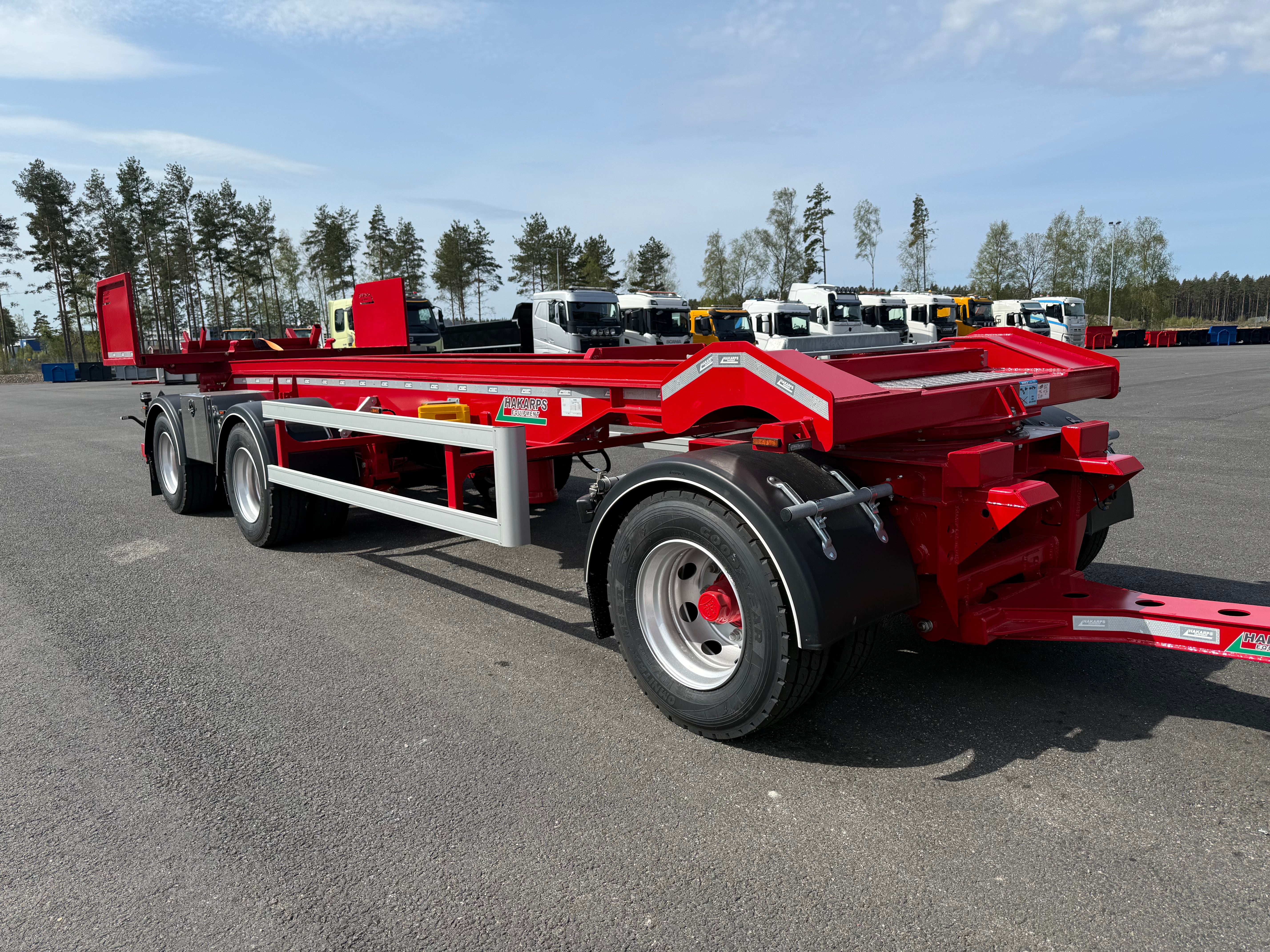 3 axlad 30 tons lastväxlarvagn med tipp och glider